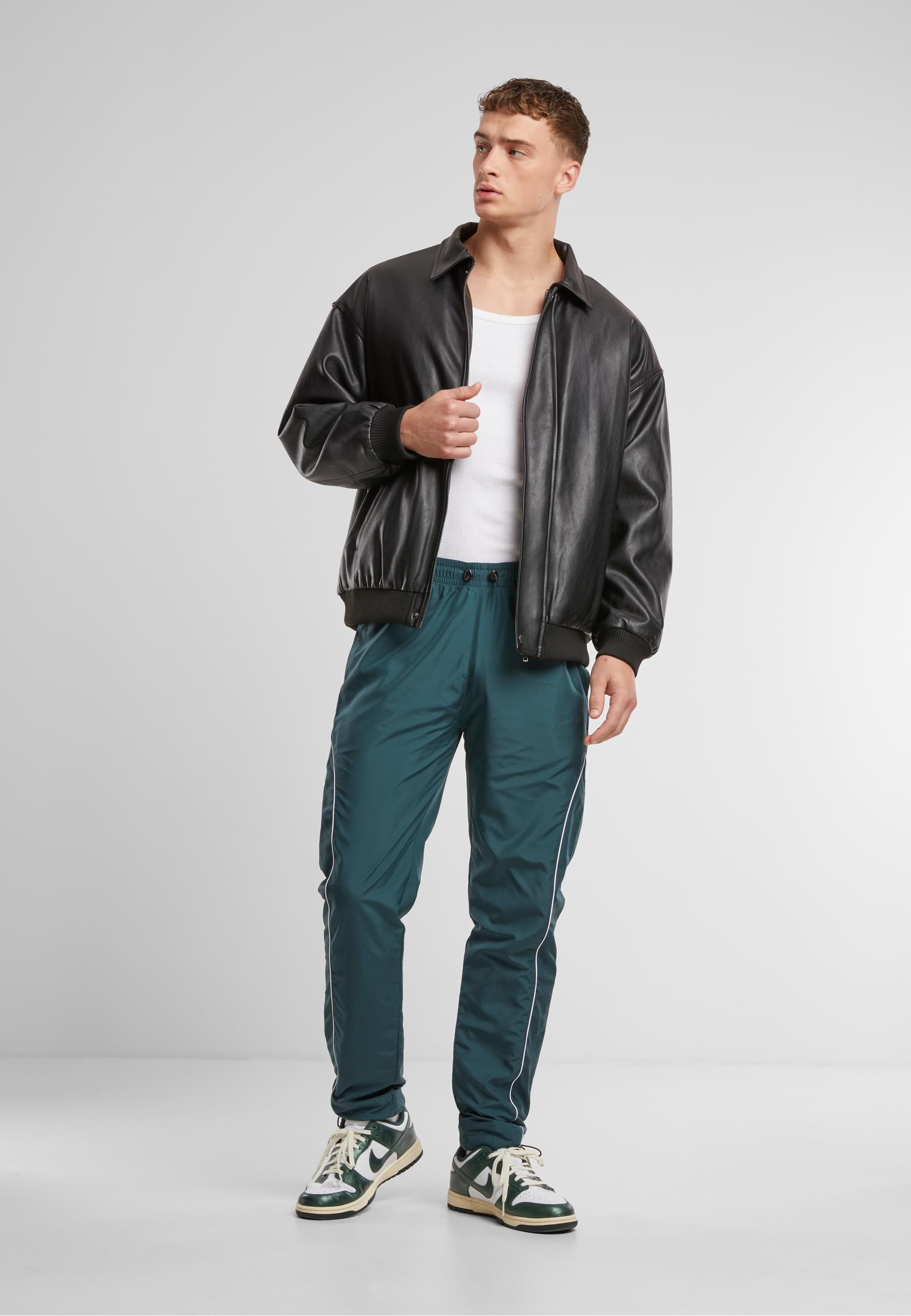 URBAN CLASSICS Jogginghose »Urban Classics Piped Panel Trackpants«, (1 tlg.)