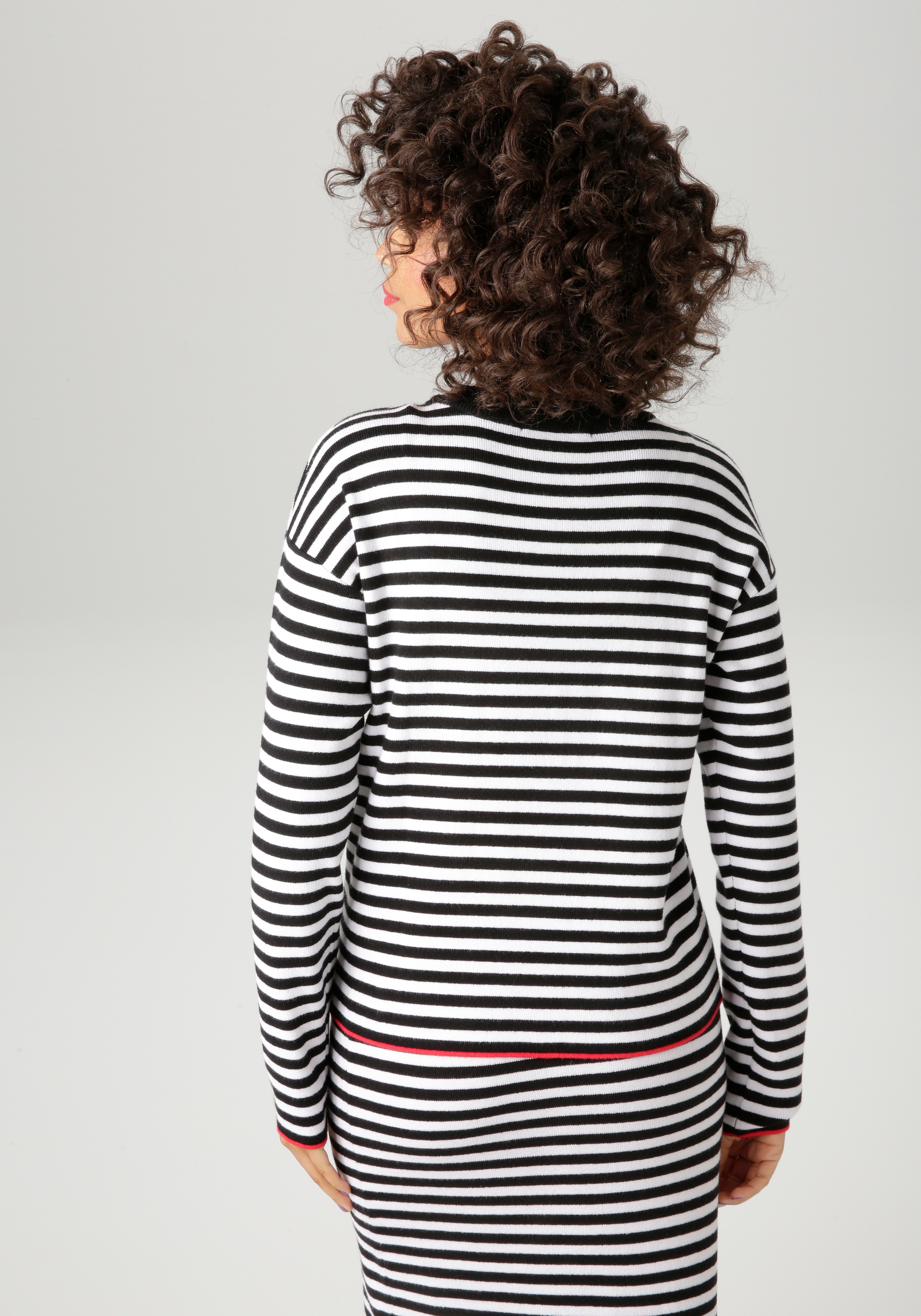 Aniston CASUAL Strickpullover mit roten Farbakzenten am Saum und den Ärmeln günstig online kaufen