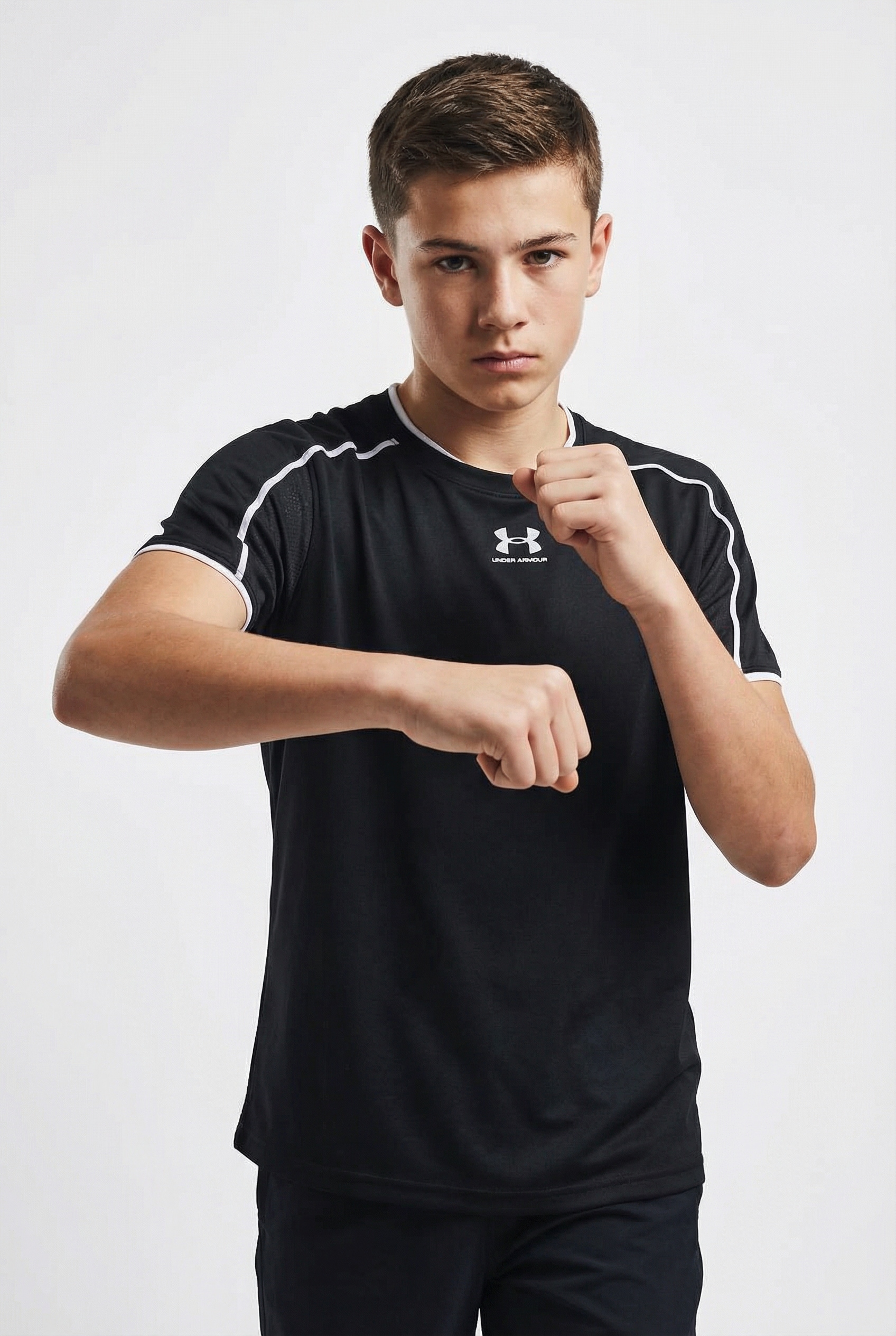 Under Armour Trainingsshirt "UA B CHALLENGER TRAIN SS" für Jugendliche, mit Mesh-Einsätzen, schnell trocknend, atmungsaktiv