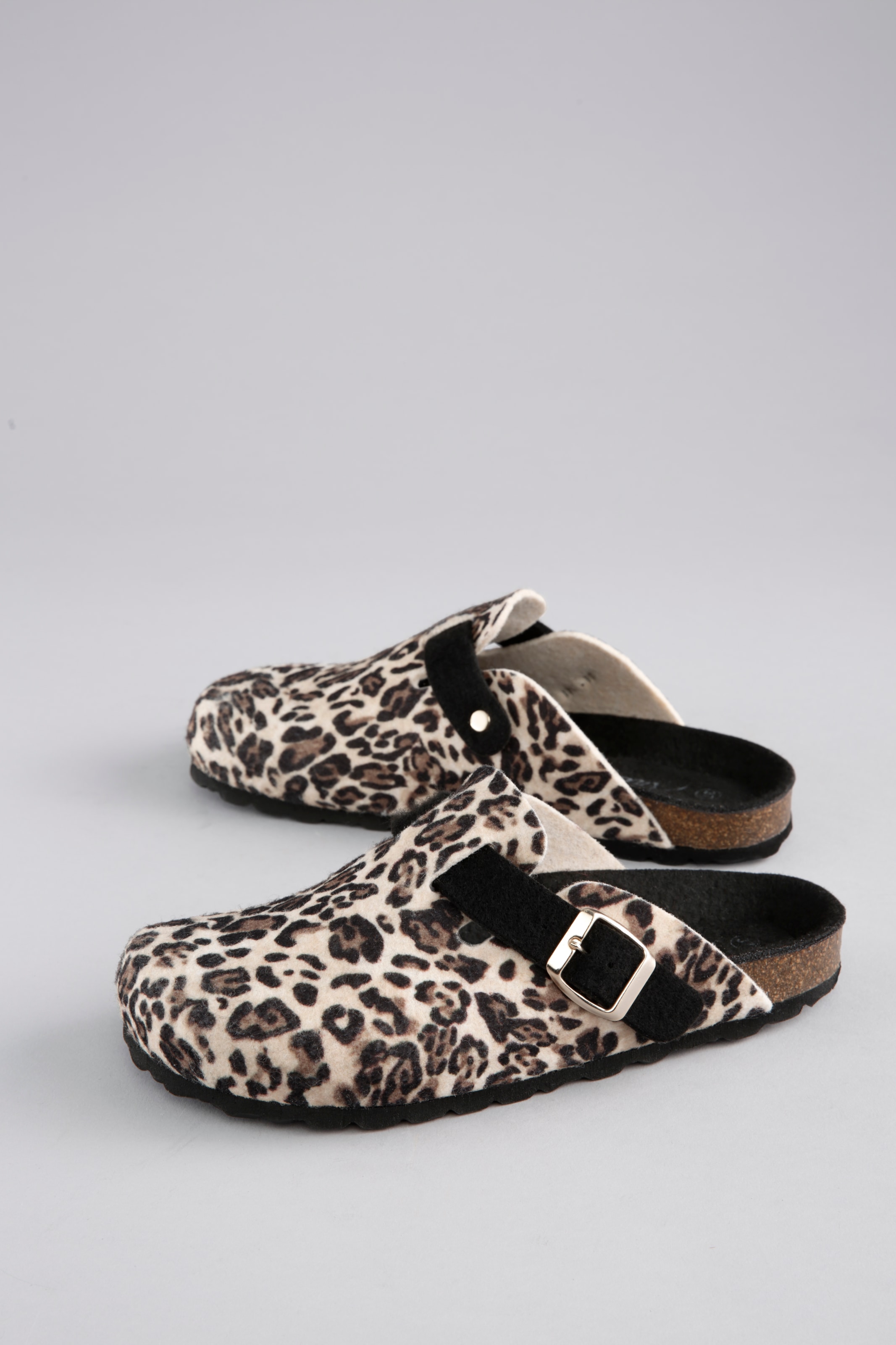 Aniston SHOES Clog, Clog, Hausschuh, Homeslipper, verstellbare Schnalle - N günstig online kaufen