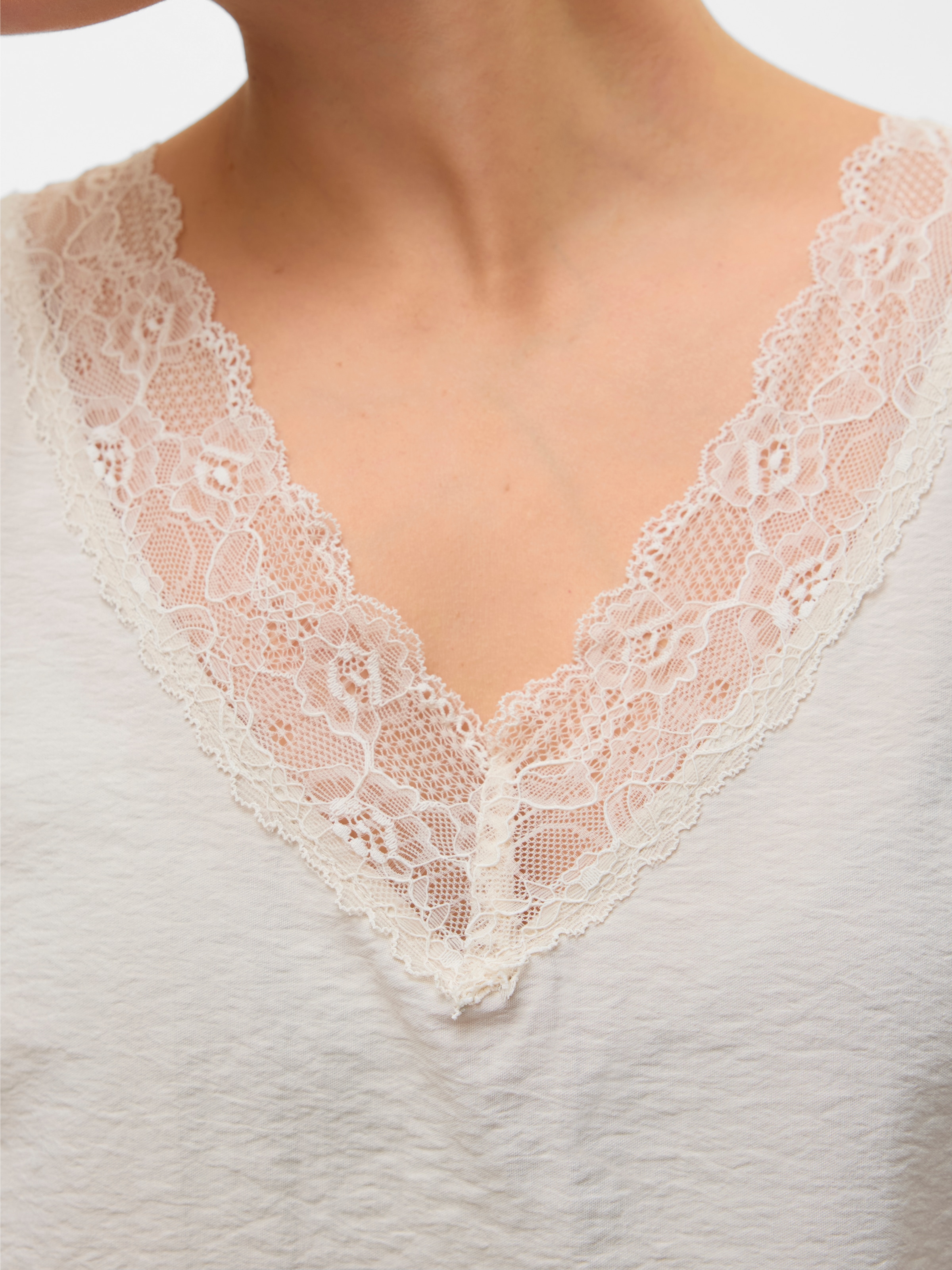 Vero Moda Spitzentop »VMSAFA SL V-NECK LACE TOP WVN GA NOOS«