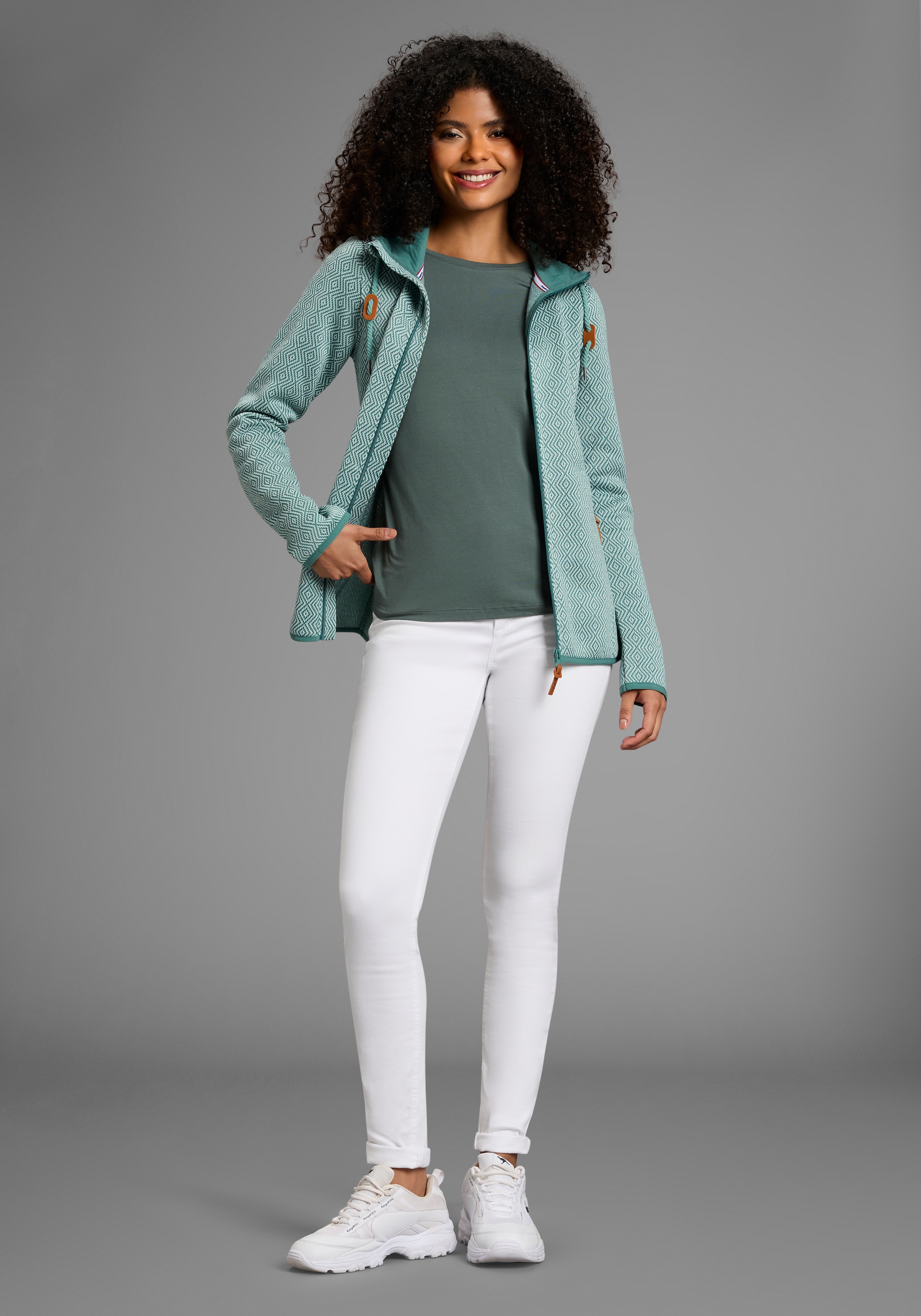 KangaROOS Fleecejacke mit Kapuze gemusterte Struktur, hüftbedeckende Länge Kapuze  Fleece-Material