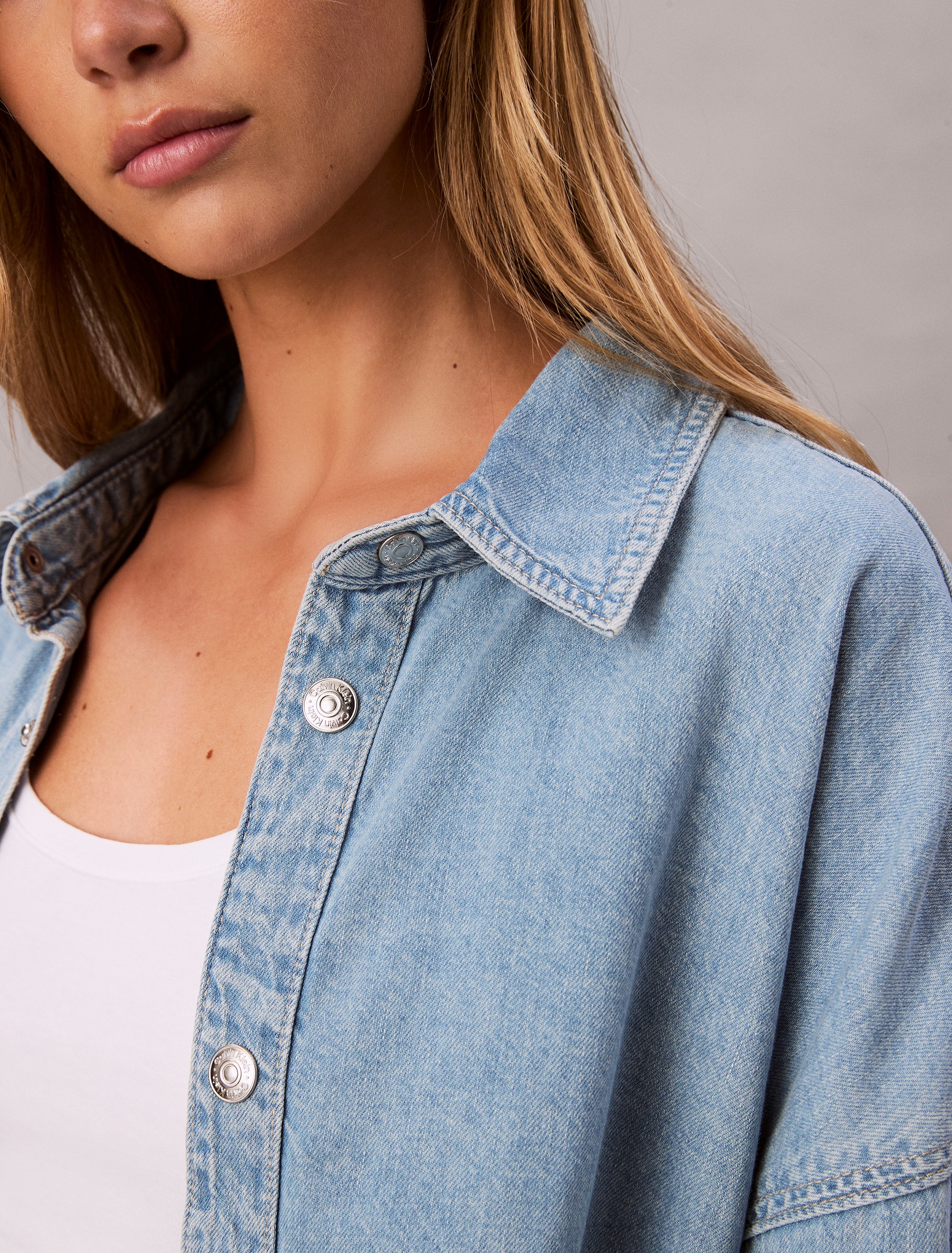 Calvin Klein Jeans Hemdbluse »RLXD LNN DNM SHRT AR«, Mit Rundhalsausschnitt