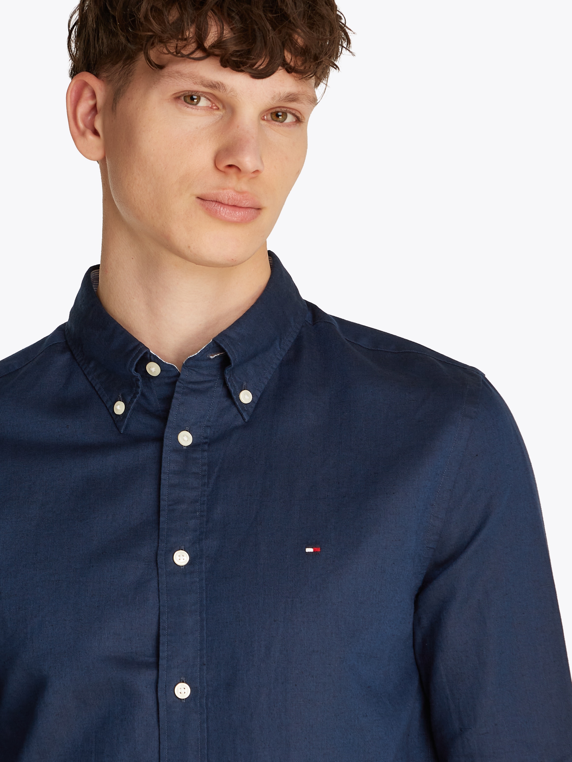 Tommy Hilfiger Langarmhemd »LINEN BLEND SOLID RF SHIRT«, mit Button-down-Kragen