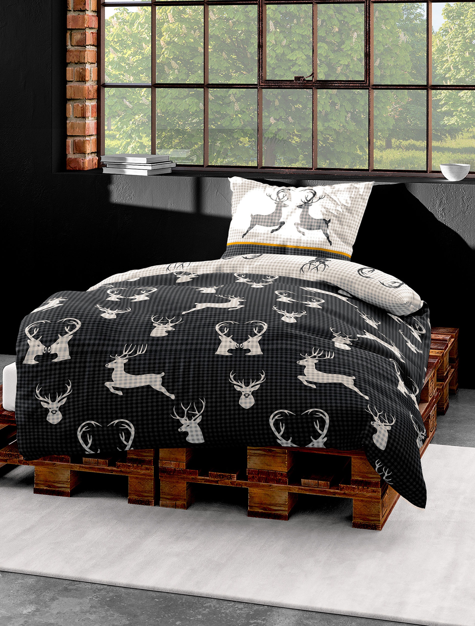 BIERBAUM Bettwäsche »Rentier in Gr. 135x200 oder 155x220 cm, ideal für Weihnachten«, Biber kuschelig warm im Winter, Weihnachtsbettwäsche mit Rentieren
