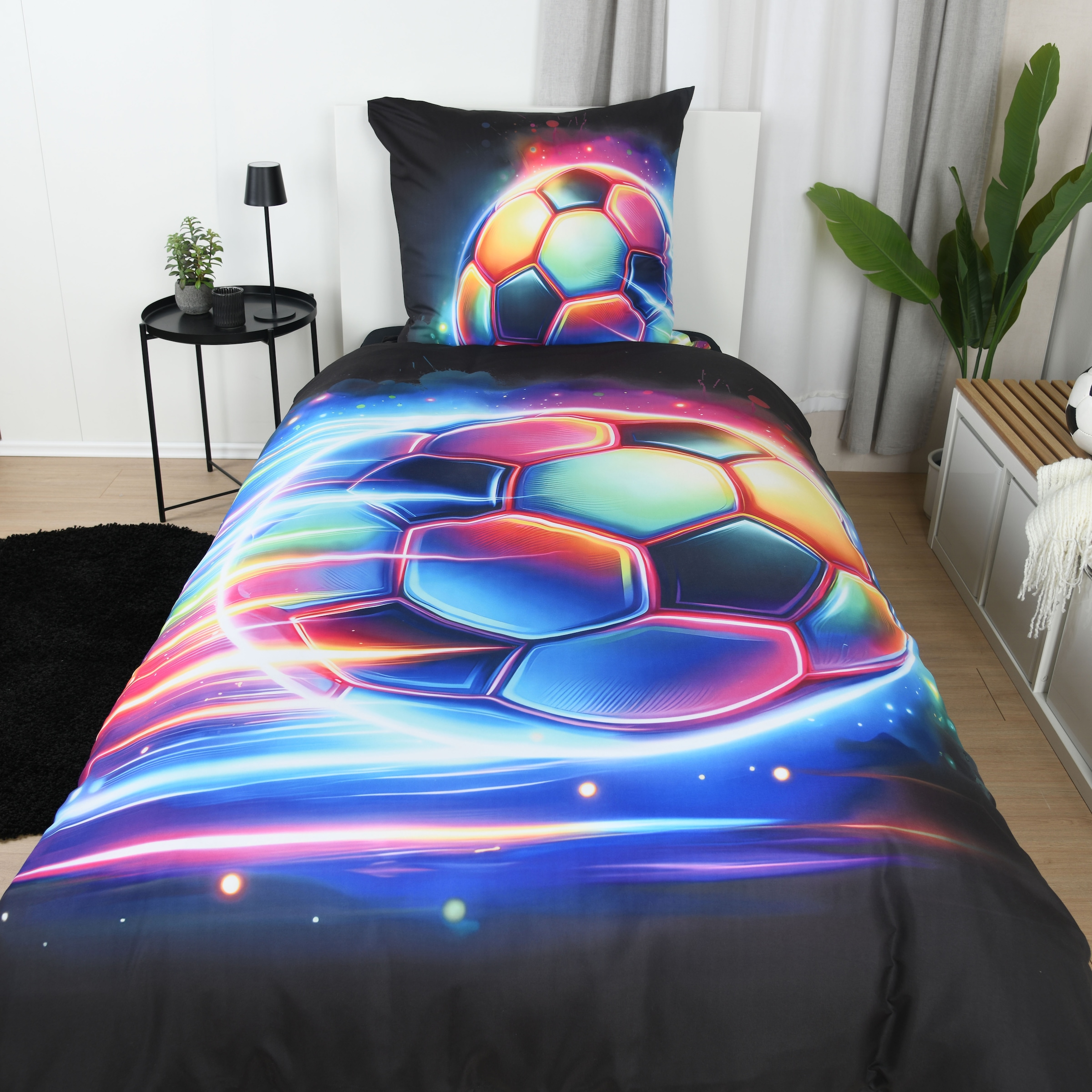 Herding Young Collection Wendebettwäsche »Neon Soccer« 2 Mit praktischem Reißverschluss