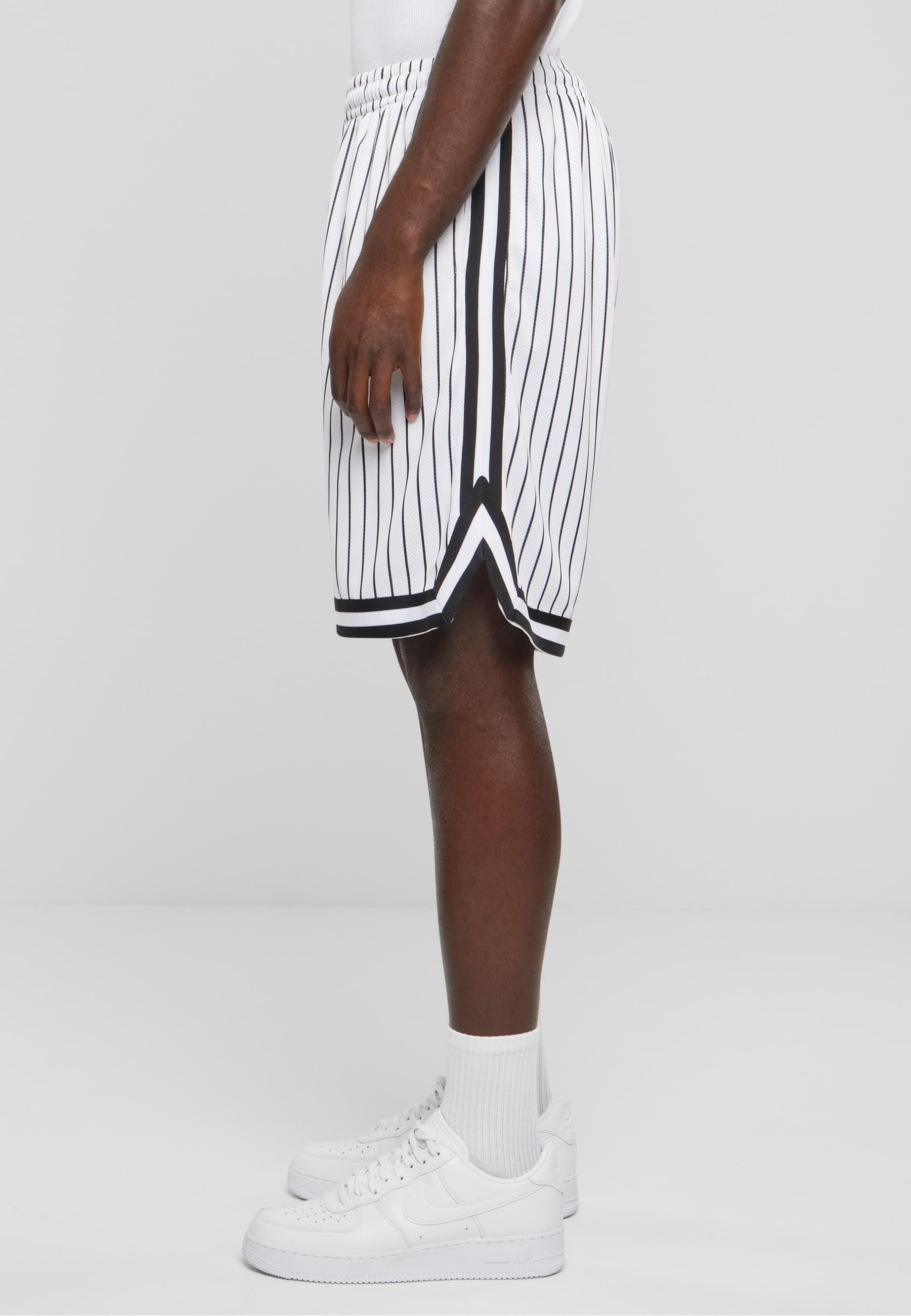URBAN CLASSICS Shorts »Urban Classics Herren Striped Mesh Shorts«, (1 tlg.)