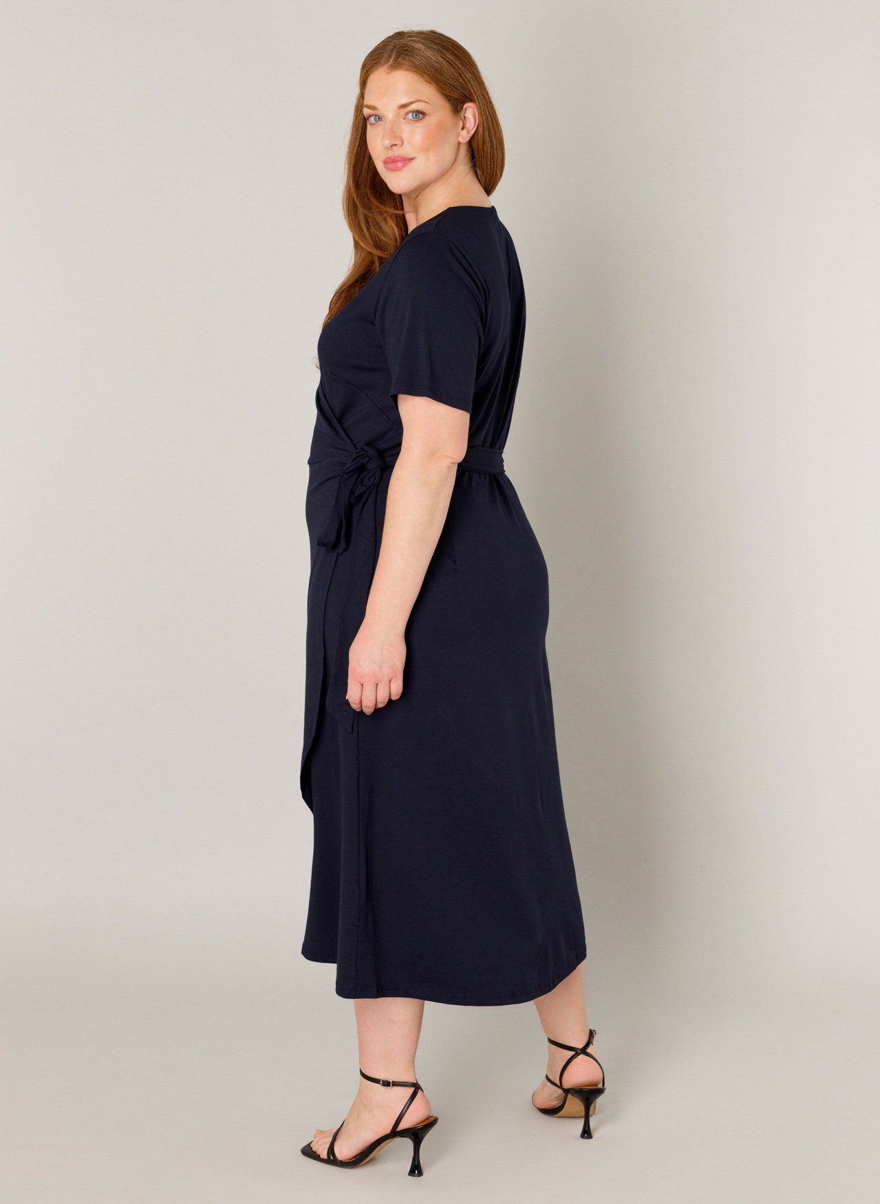 Base Level Curvy Wickelkleid "Abbie", Weich fließende Viskose-Mischqualität günstig online kaufen