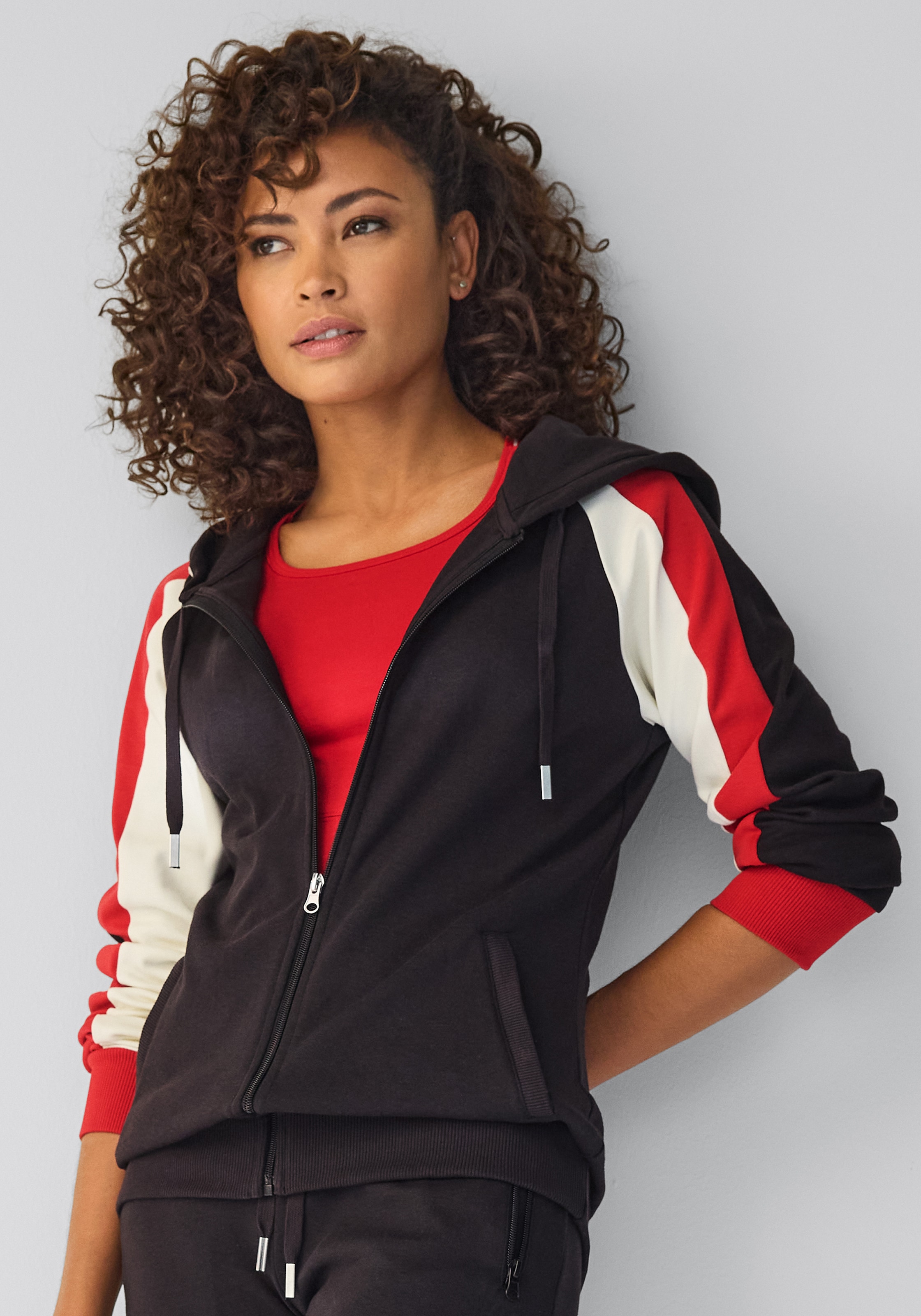 H.I.S Kapuzensweatjacke mit Colorblock Design am Ärmel