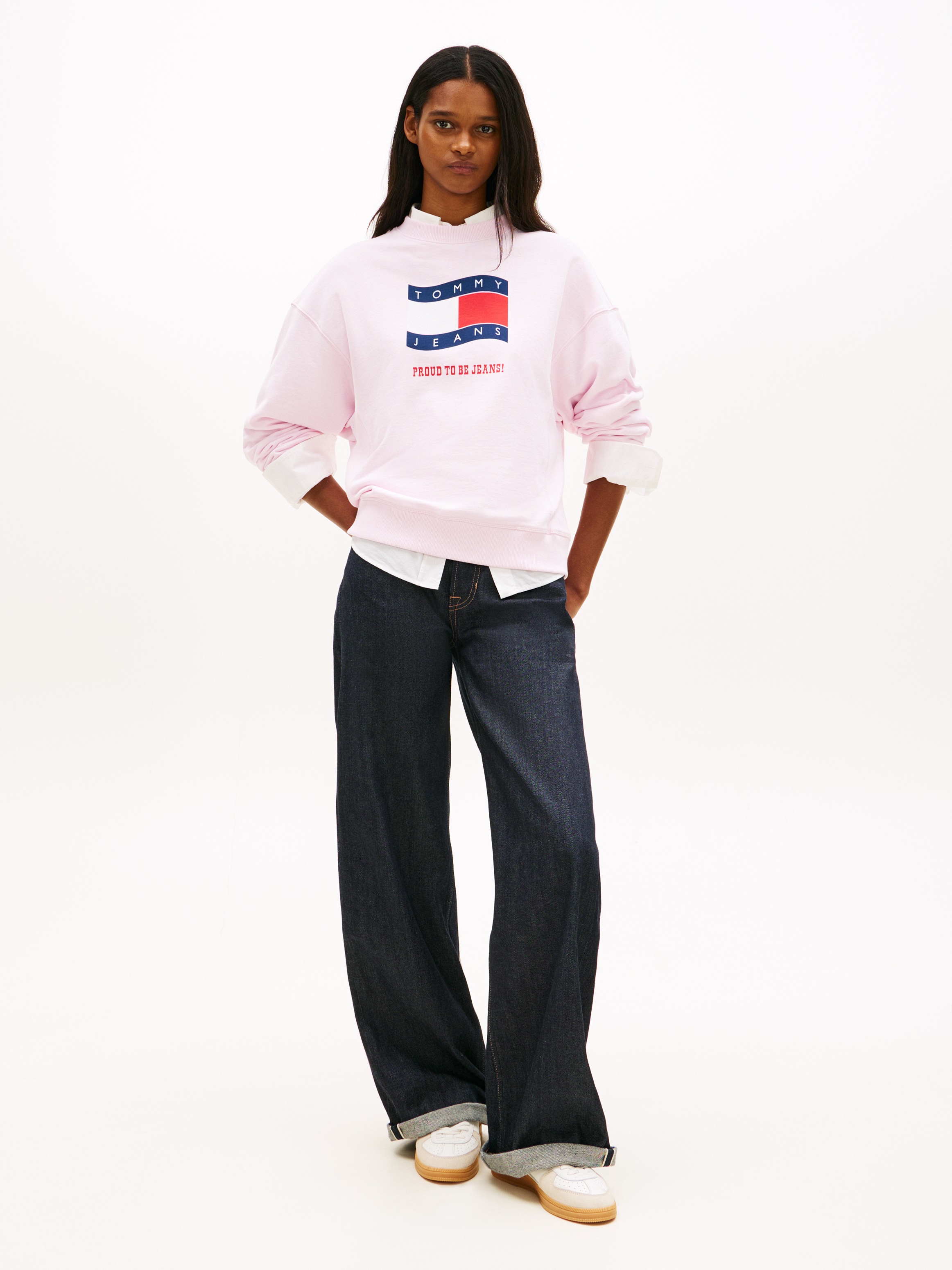Tommy Jeans Sweatshirt »TJW BXY WAVY FLAG CREW EXT«, Boxy Fit mit Rundhals
