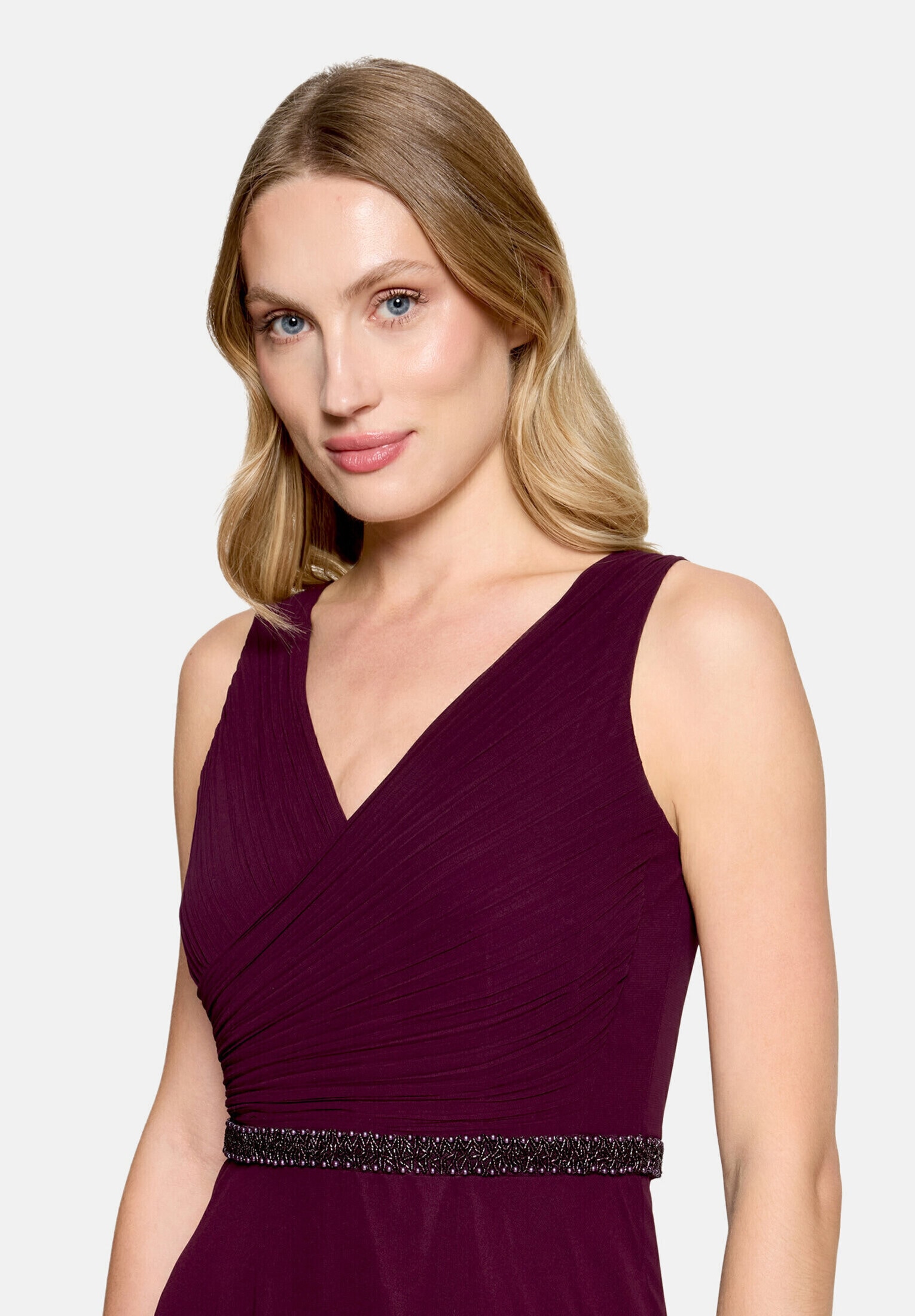 Vera Mont Abendkleid »Damen mit Plissee« Ohne Tasche Dekoelemente
