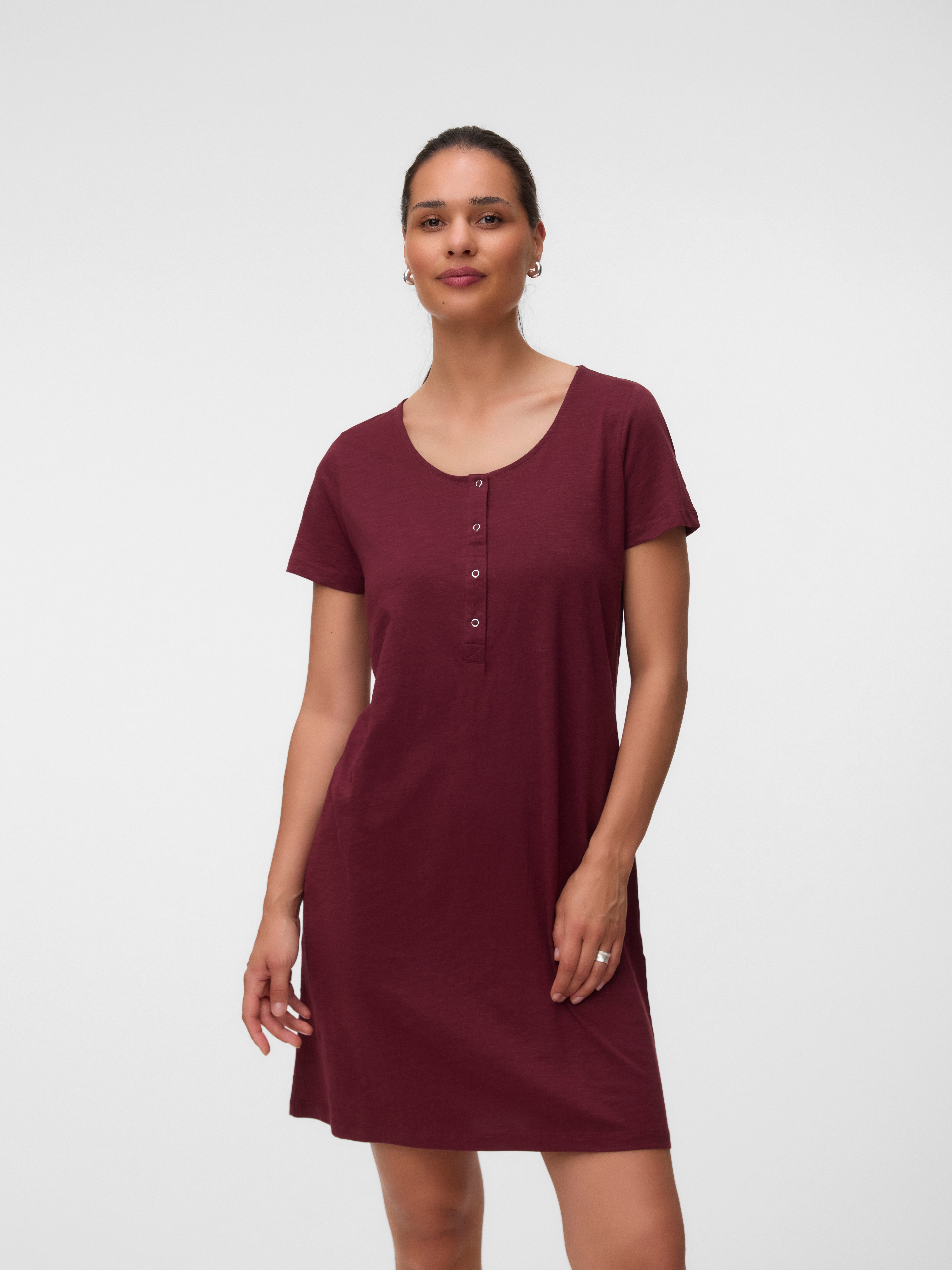 Mamalicious Umstandsnachthemd "MLMIRA SOLID JRS NIGHTGOWN 2F A. E. NOOS" aus Baumwolle, Regular Fit, mit Rundhalsausschnitt, kniefrei