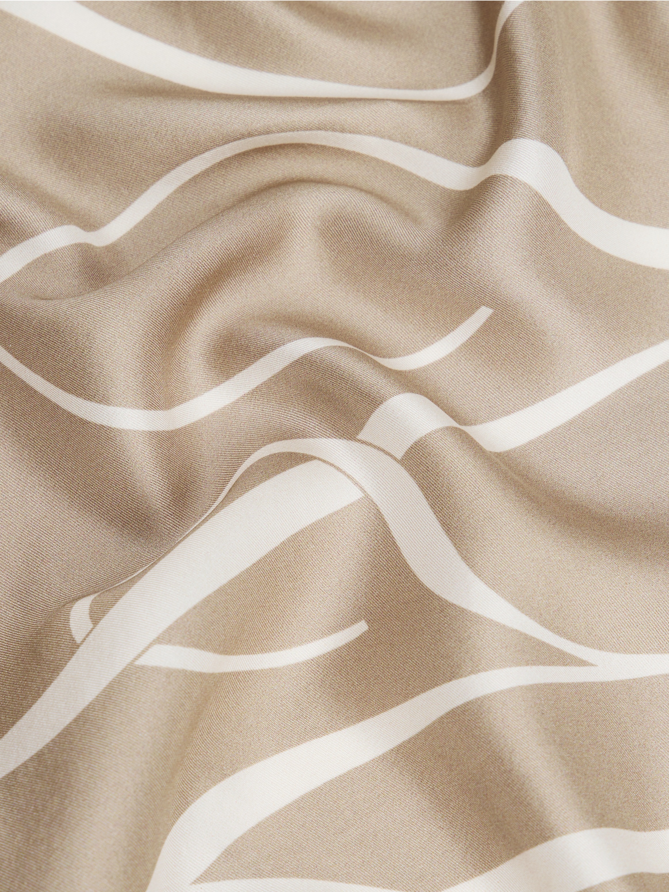 Tommy Hilfiger Halstuch »TH HERITAGE SCRIPT SILK SCARF«, quadratisch, aus reiner Seide mit Logo, Maße 50 xs0 cm