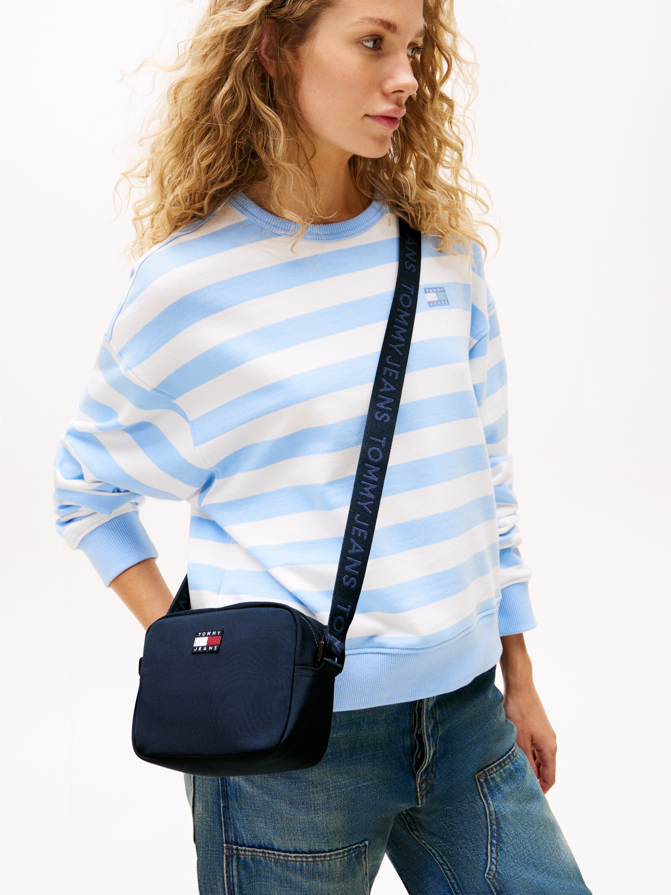Tommy Jeans Umhängetasche »TJW ESS DAILY CROSSOVER«, Schultertasche, Kamerabag, Minibag mit Logoflagge