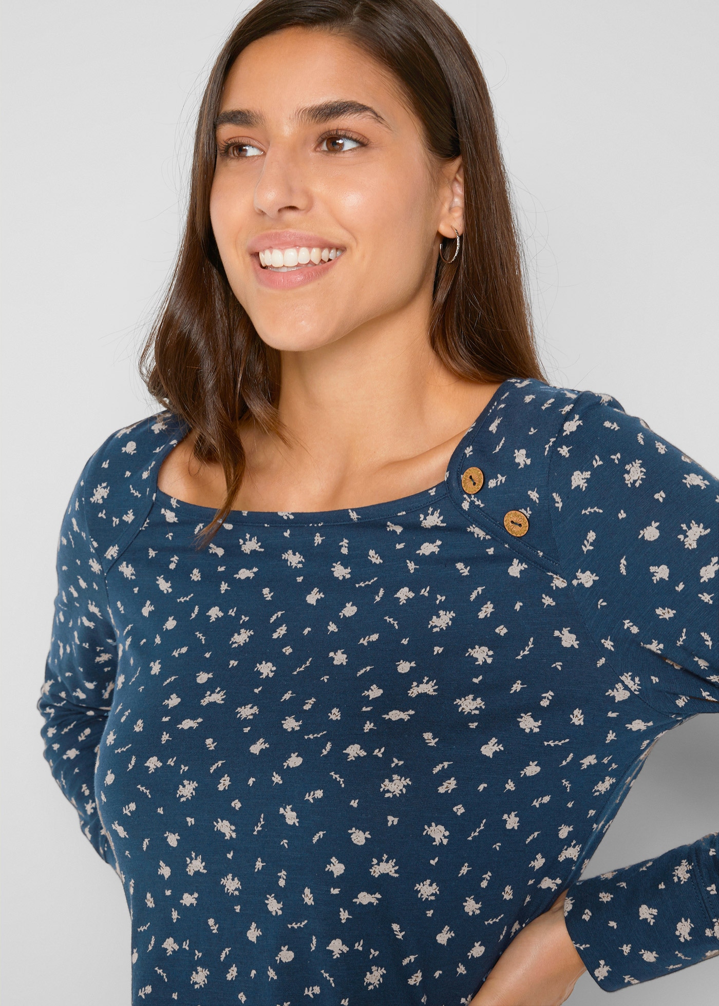 bonprix Langarmshirt »Langarmshirt, bedruckt« mit All-Over Print und eckigem Ausschnitt