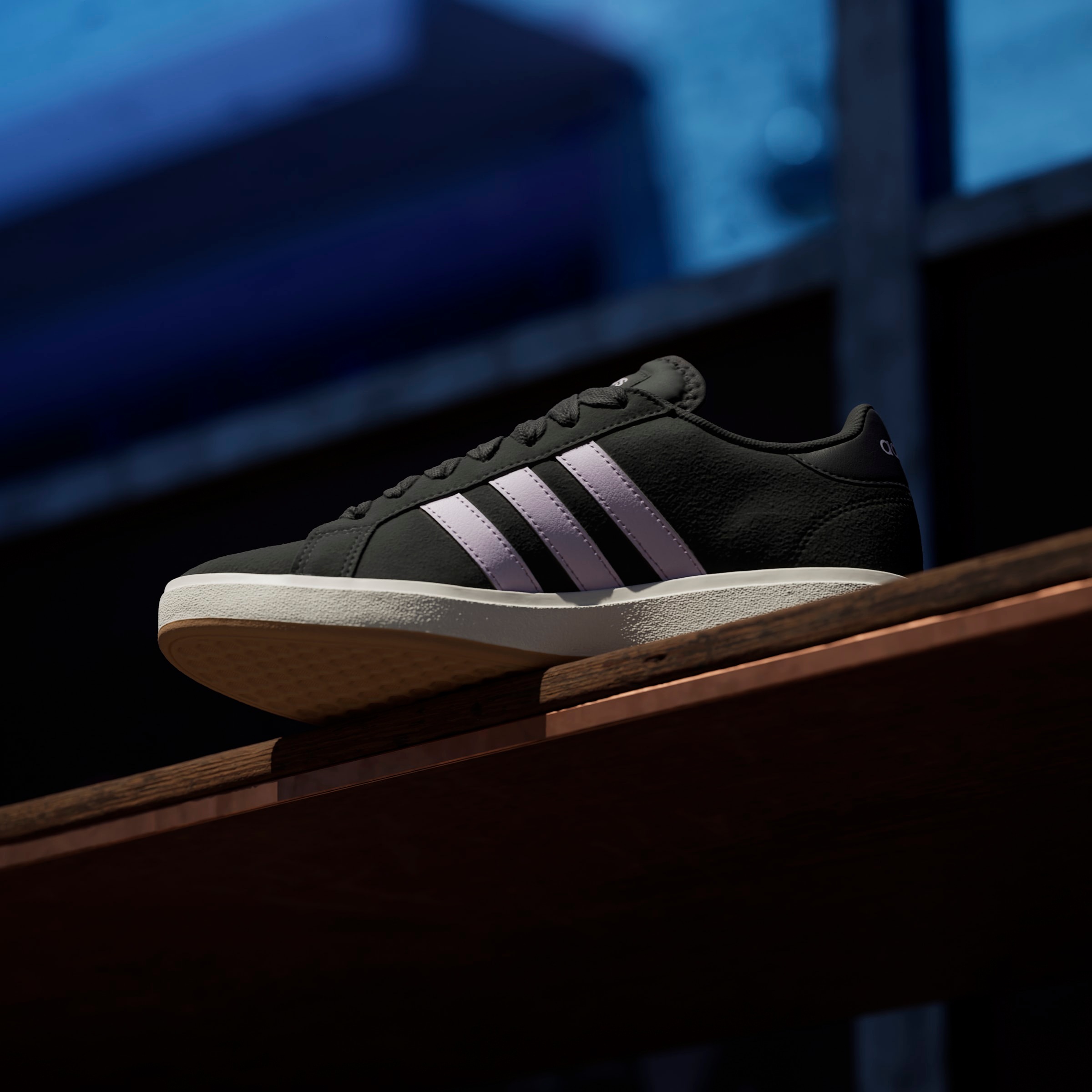 adidas Sportswear Sneaker »GRAND COURT BASE 00S«  Design auf den Spuren des adidas Campus 00
