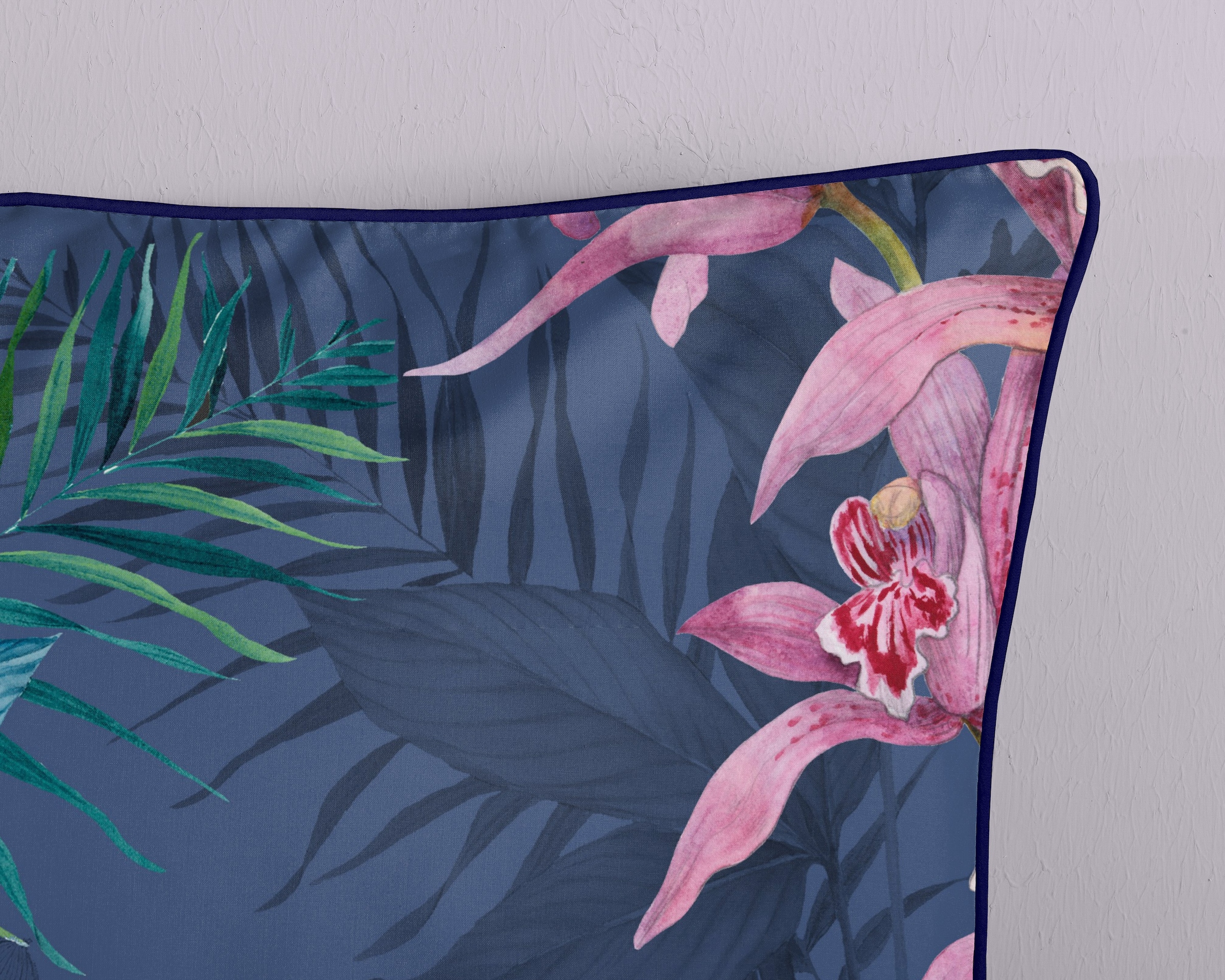 Descanso Wendebettwäsche »Maee« 2 Stk. tlg. Satin, Reißverschluss, Paspel, Biese, Wendeoptik, Luxe, Blume, Blau