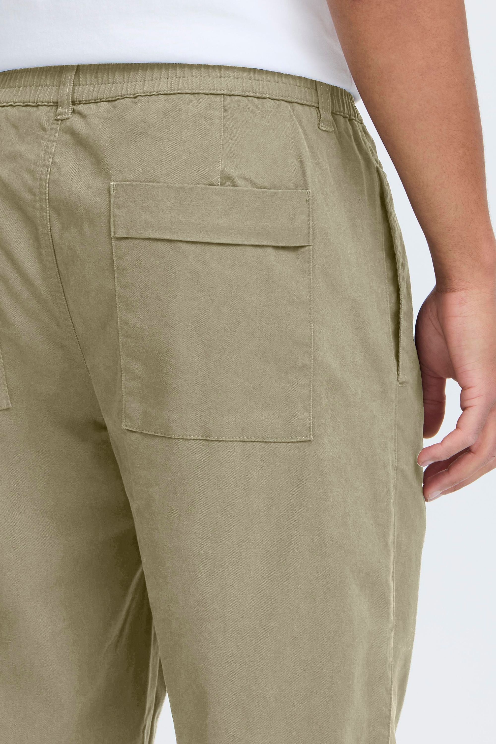 !Solid Chinohose »Chinohose SDLIAM PLEAT ELAST.«