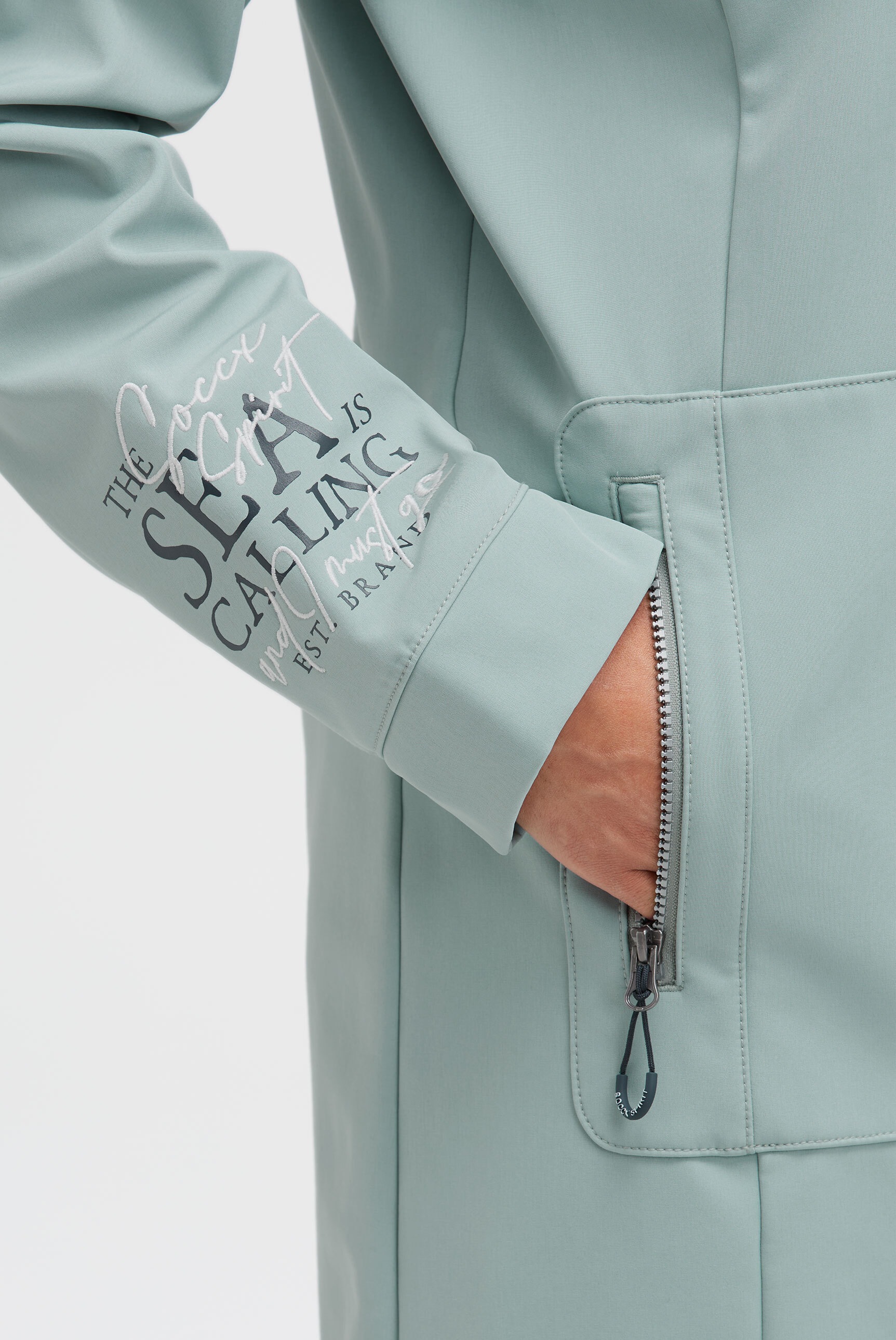 SOCCX Softshelljacke, mit Kapuze, mit Windfangleiste
