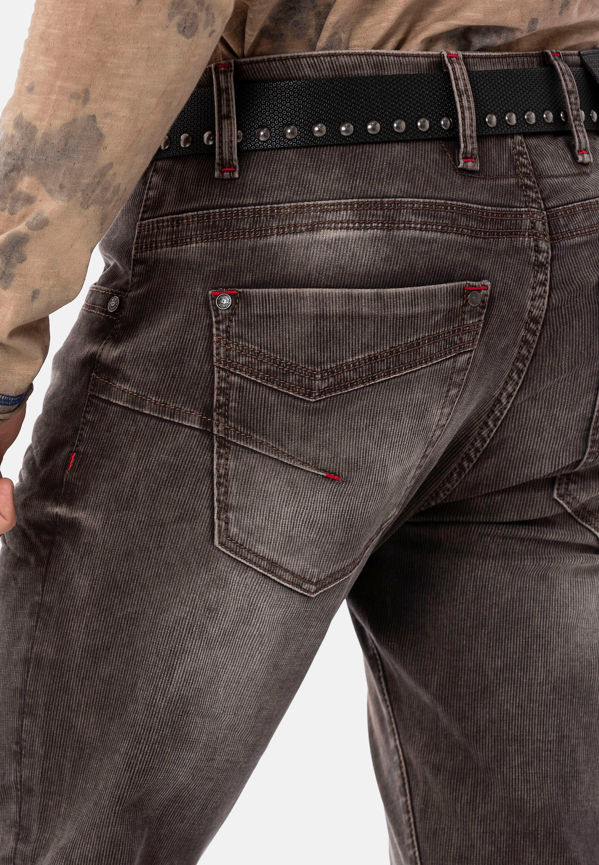 Cipo & Baxx Straight-Jeans, in stilvollem Cord-Design