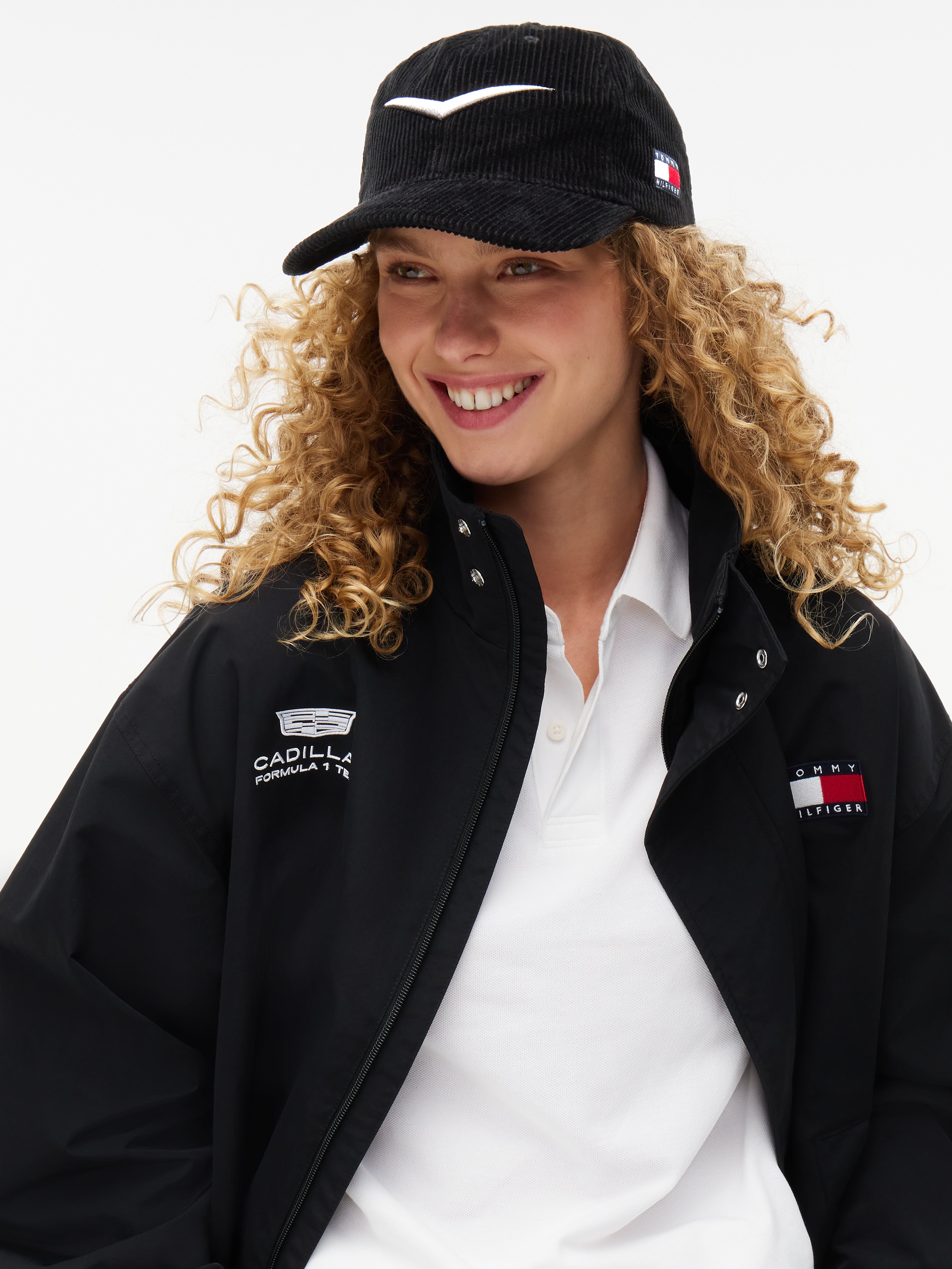 Tommy Hilfiger Baseball Cap »TH x Cadillac Formula 1® Team CHEVRON« aus Baumwoll-Cord, unisex
