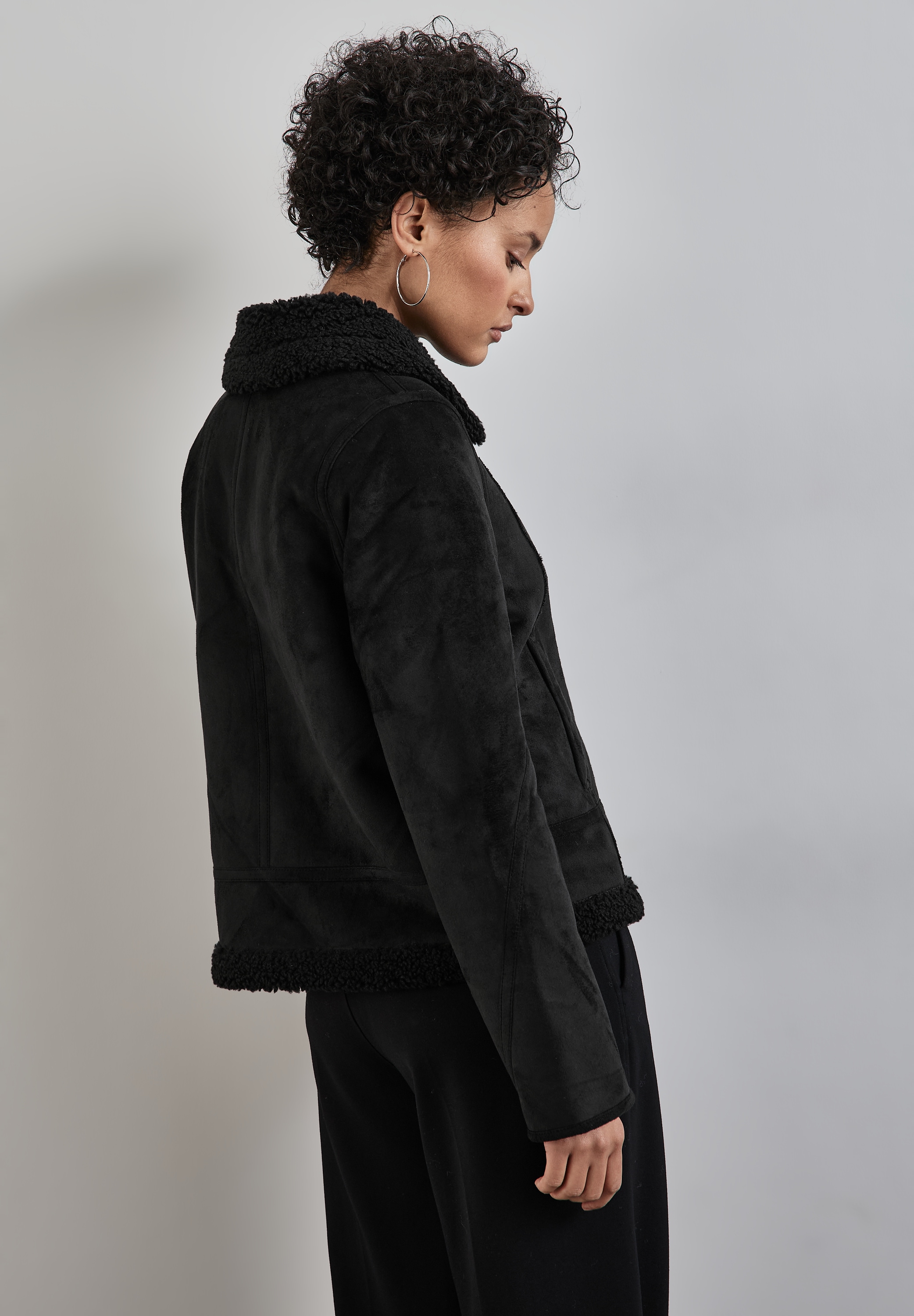 STREET ONE Fellimitatjacke, ohne Kapuze, mit dekorativen Nähten