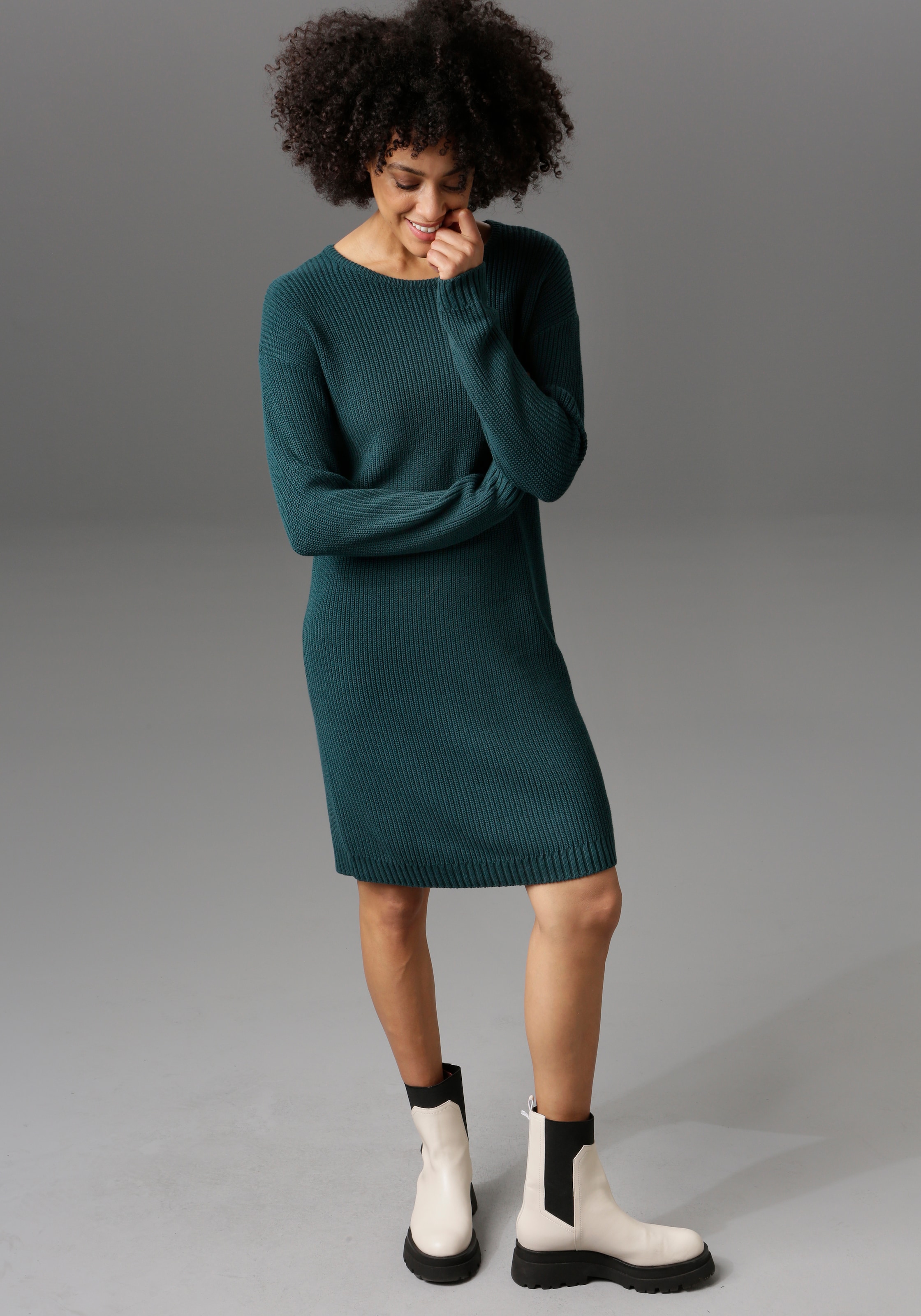 CASUAL bestellen Strickkleid, mit | Rundhals-Ausschnitt online BAUR Aniston