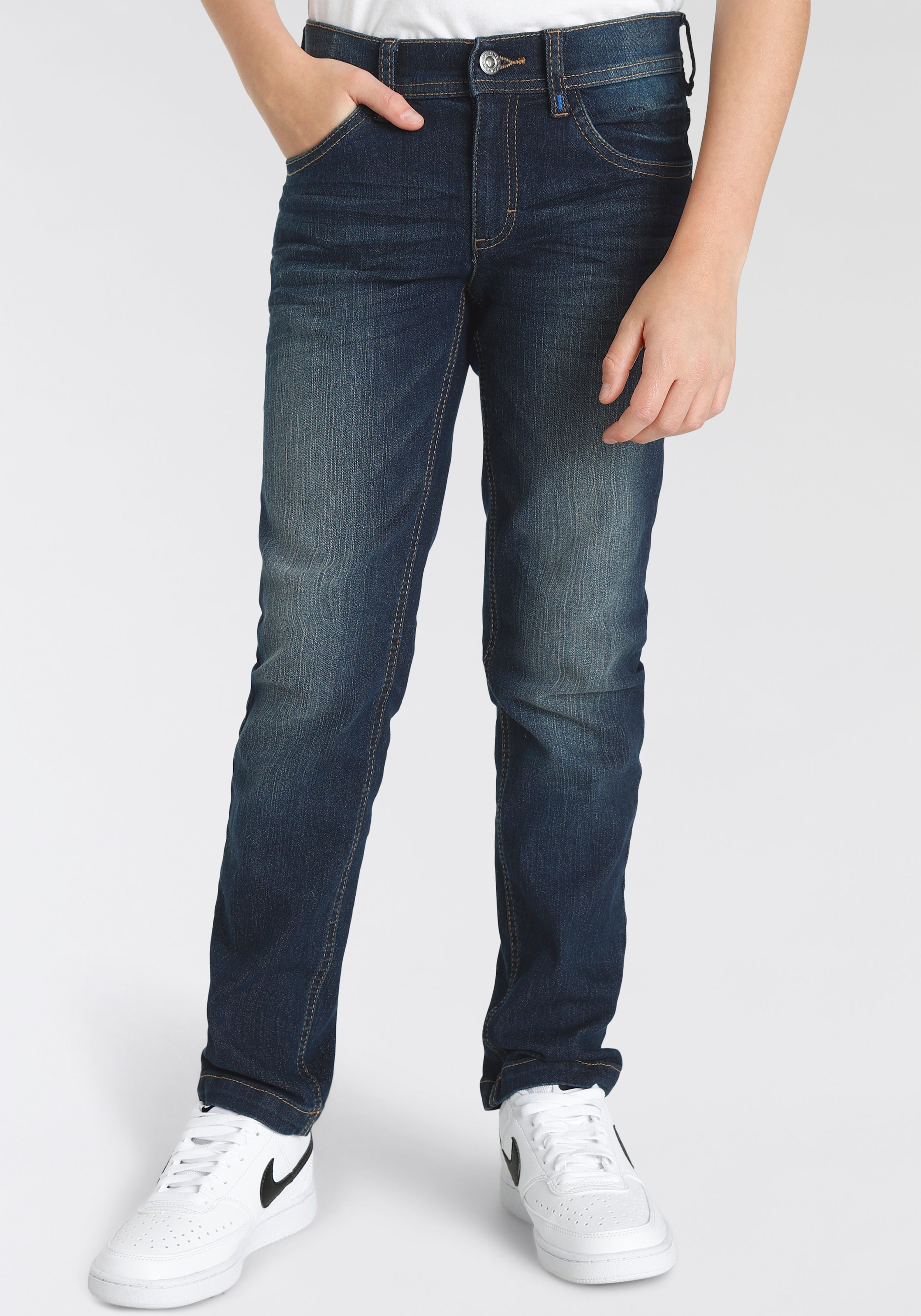 Straight-Jeans »für Jungen«, mit Logo-Print im Hosenbund, schmale Form