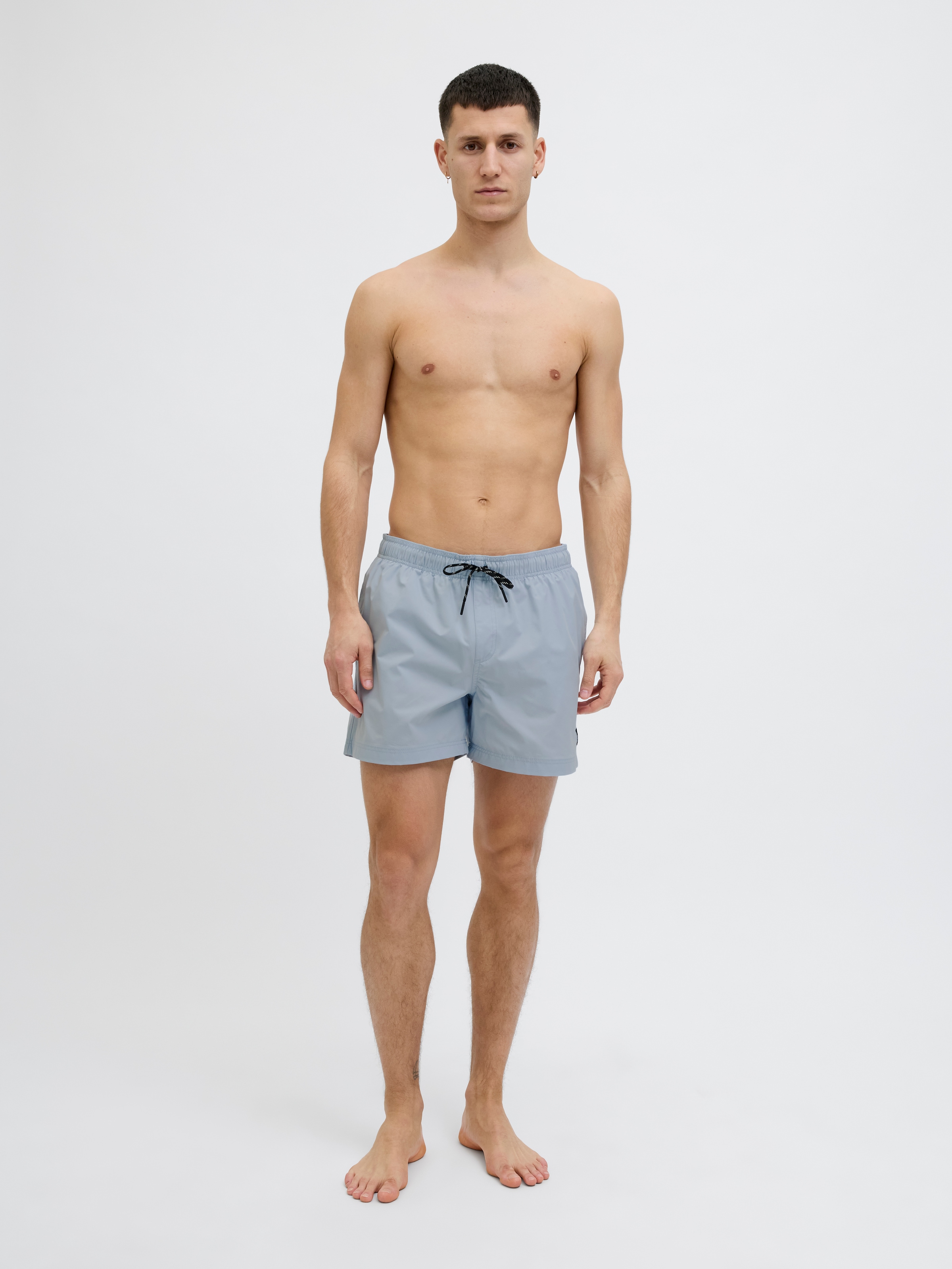 Jack & Jones Badeshorts »JPSTMAUI Badeshort mit elastischem Bund und normalem Schnitt«, unifarben, modisch, slim fit, Polyester