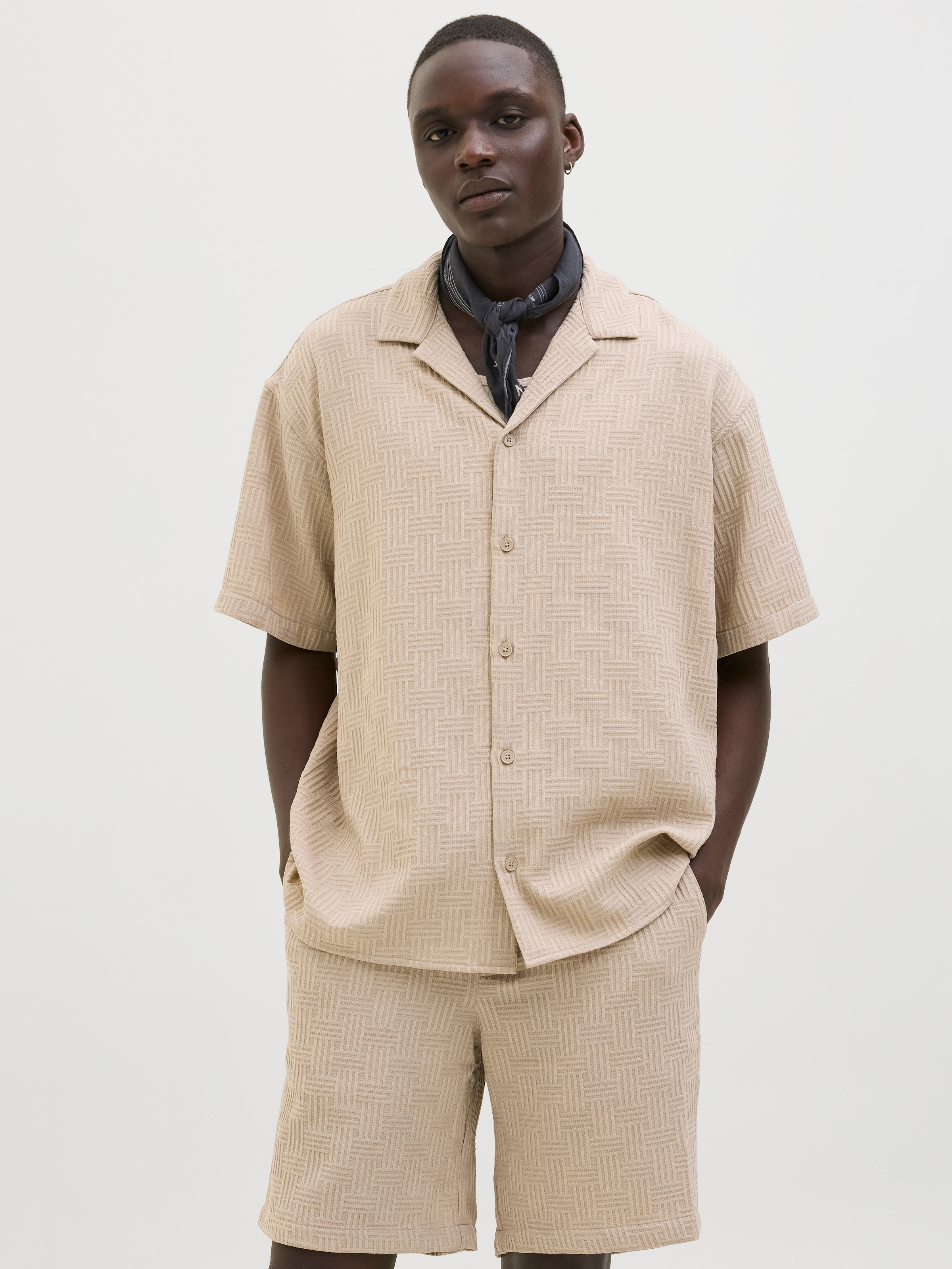 Jack & Jones Kurzarmhemd »JJEMATTEO RESORT SHIRT SS SN«, mit Resort Kragen