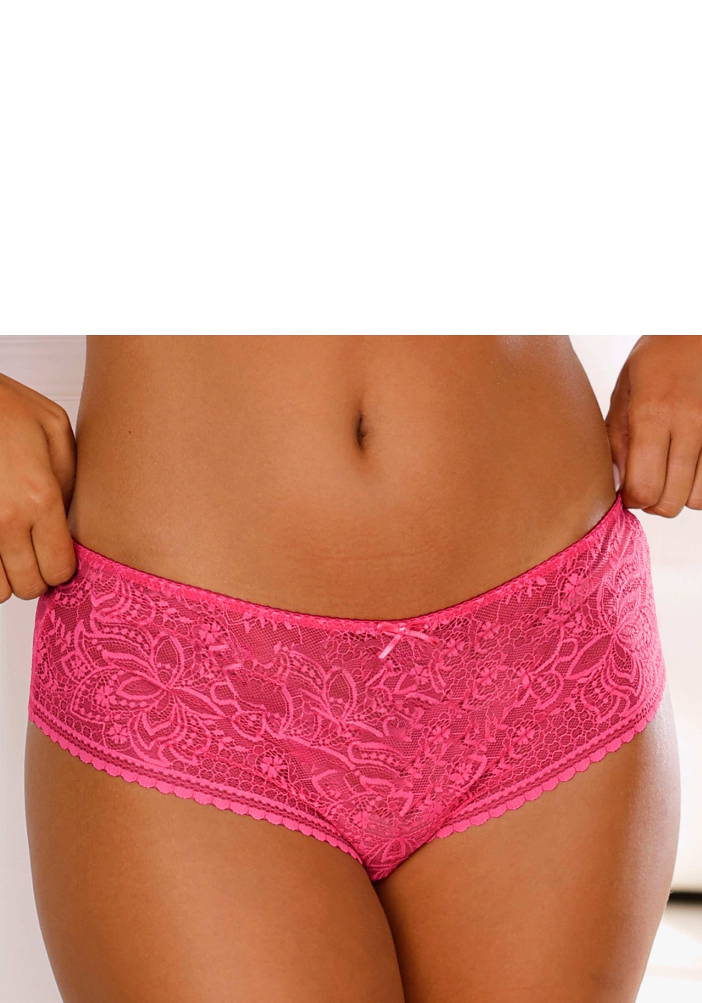 LASCANA Panty »Luciana«, aus feiner, dezent transparenter Spitze in blumiger Optik