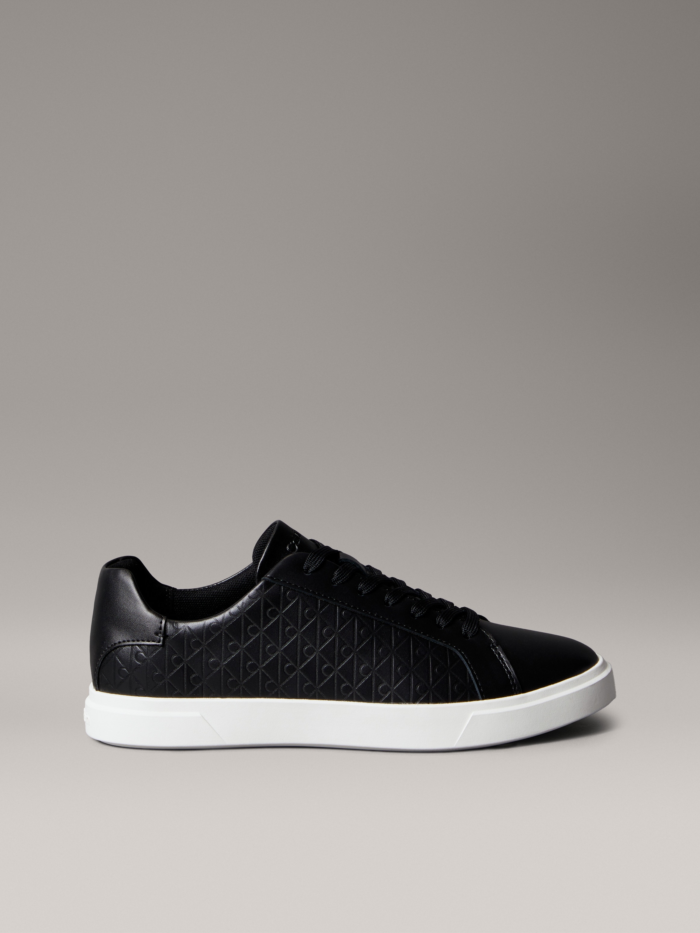 Calvin Klein Sneaker »LOW PRO CUPS LACE UP LTH AOP«, Schnürschuh, Freizeitschuh, Halbschuh mit CK-Muster