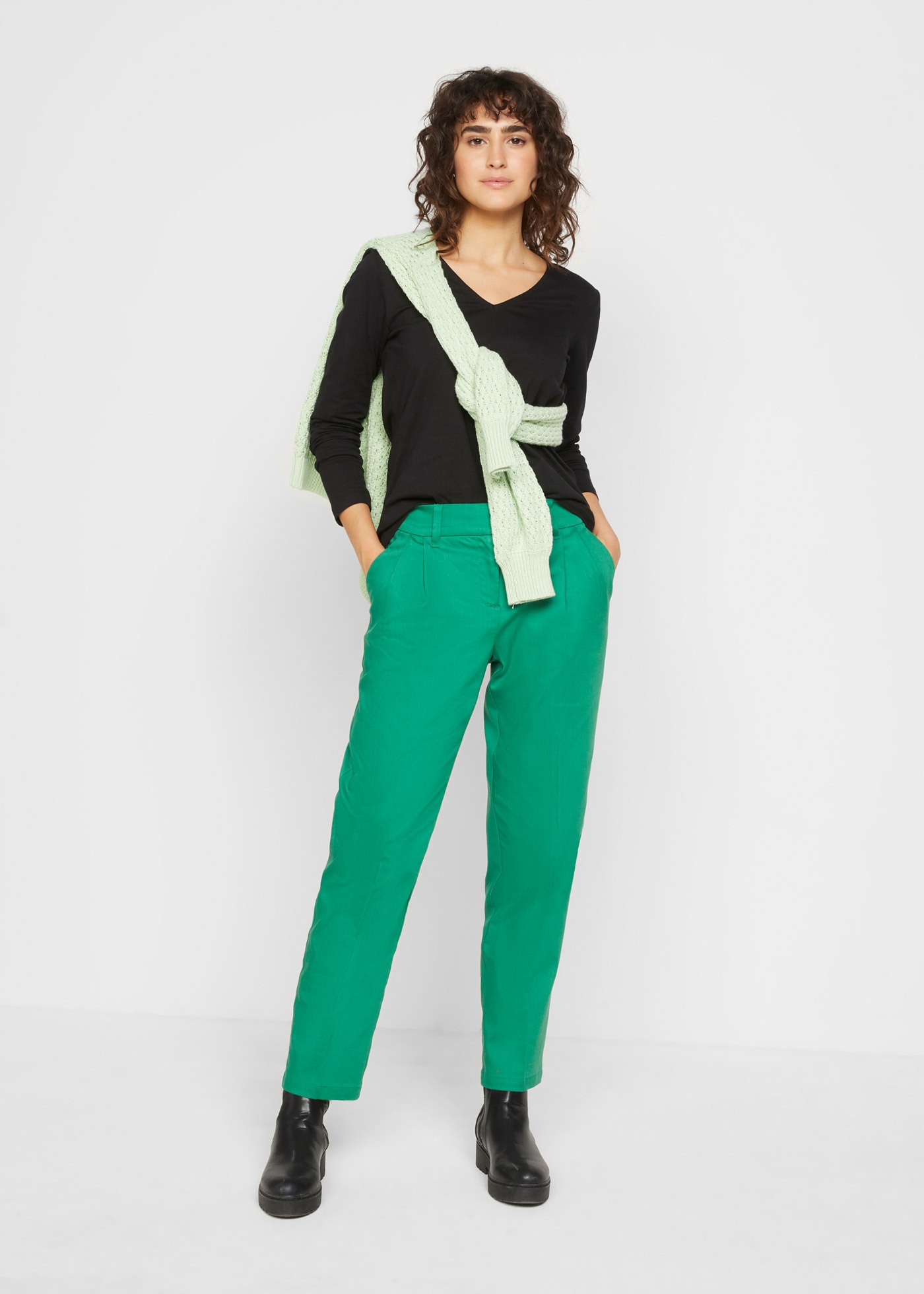 bonprix Langarmshirt schmal geschnittene Passform, V-Ausschnitt