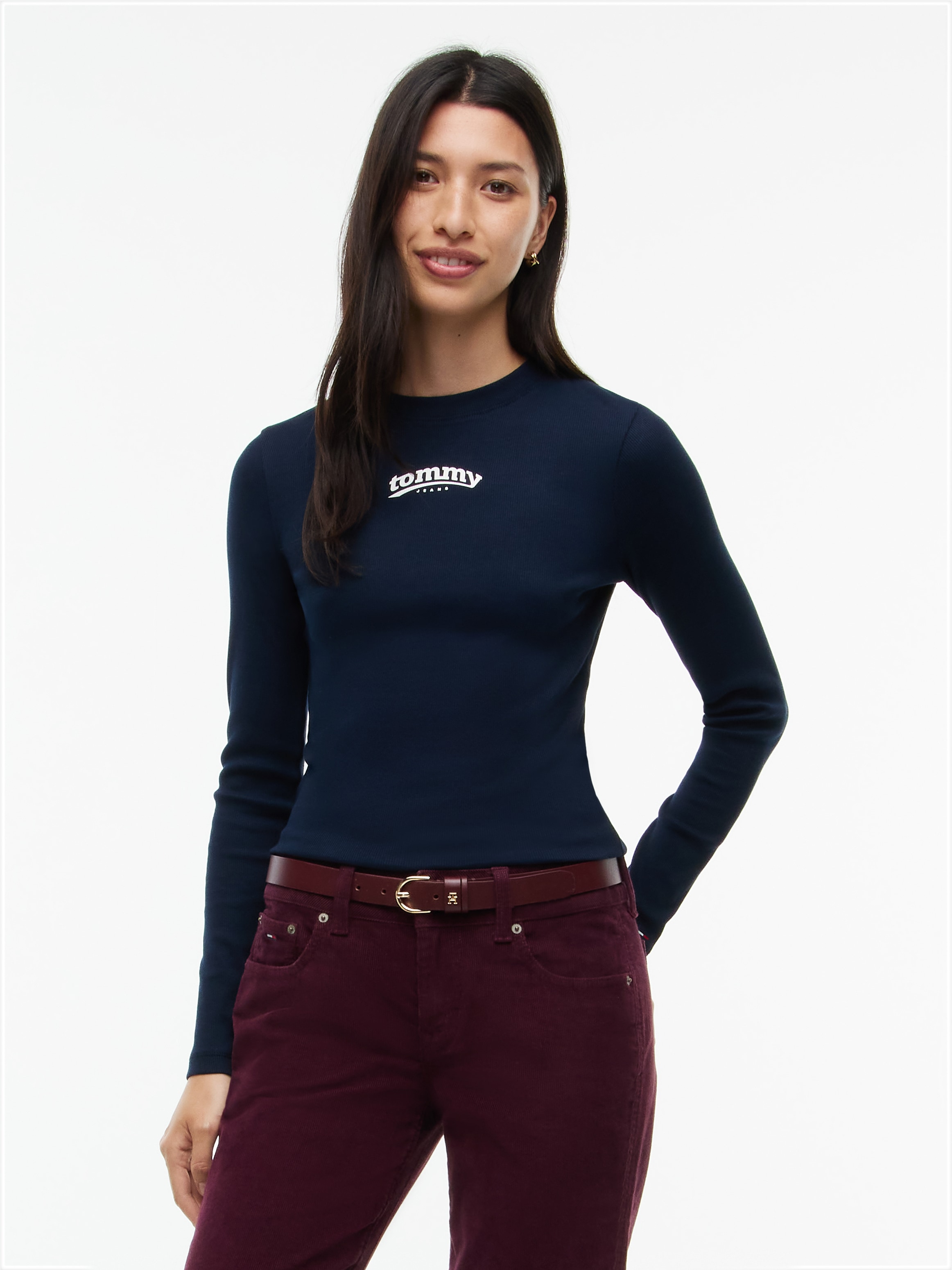 Tommy Jeans Langarmshirt "TJW SLIM ESS LOGO 1 LS TEE" Baumwollmischung, slim fit