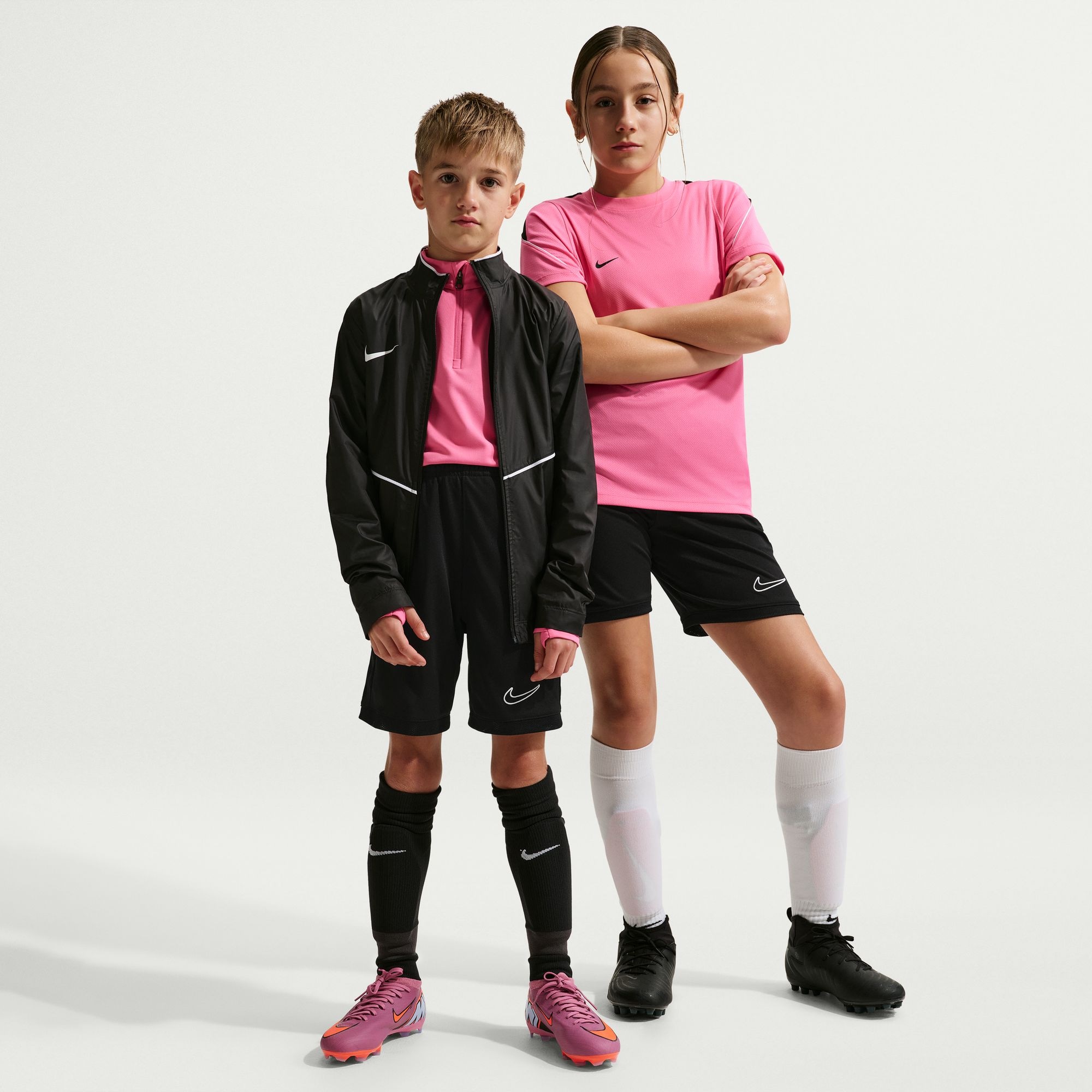 Nike Trainingsshorts »Nike Academy Big Kids' Dri-FIT 7" Soccer Shorts«  aus leichtem Material, mit Mesh-Einsätzen