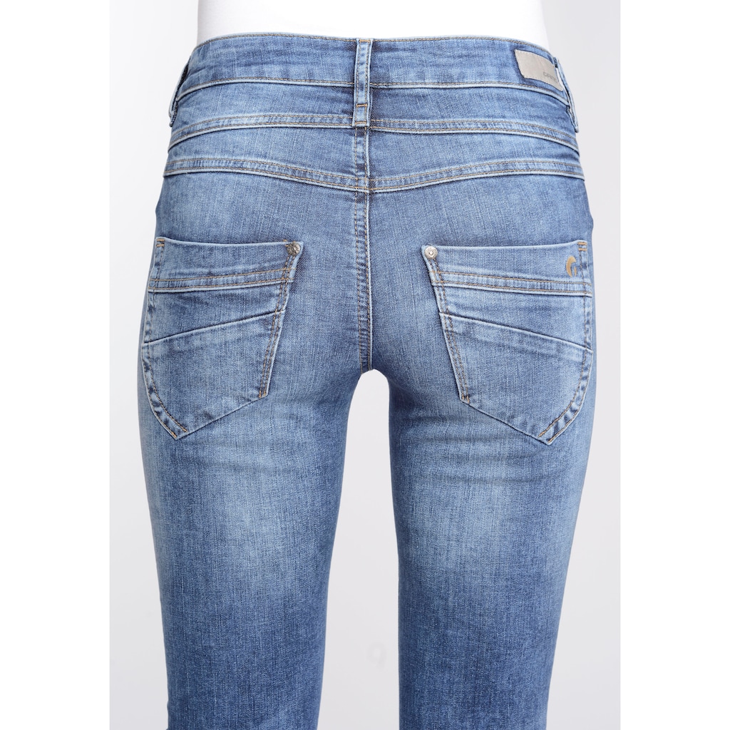 GANG Skinny-fit-Jeans »94MORA«, mit 3-Knopf-Verschluss und Passe vorne