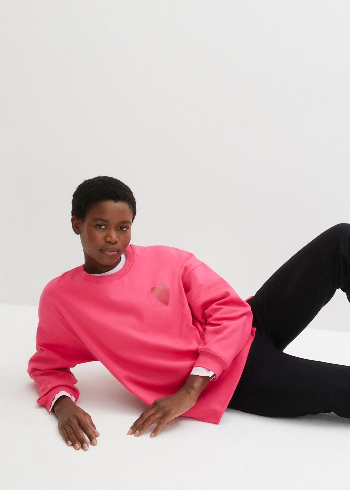 bonprix Sweatshirt , lässiger Schnitt, überschnittene Schulter, Oversize-Passform
