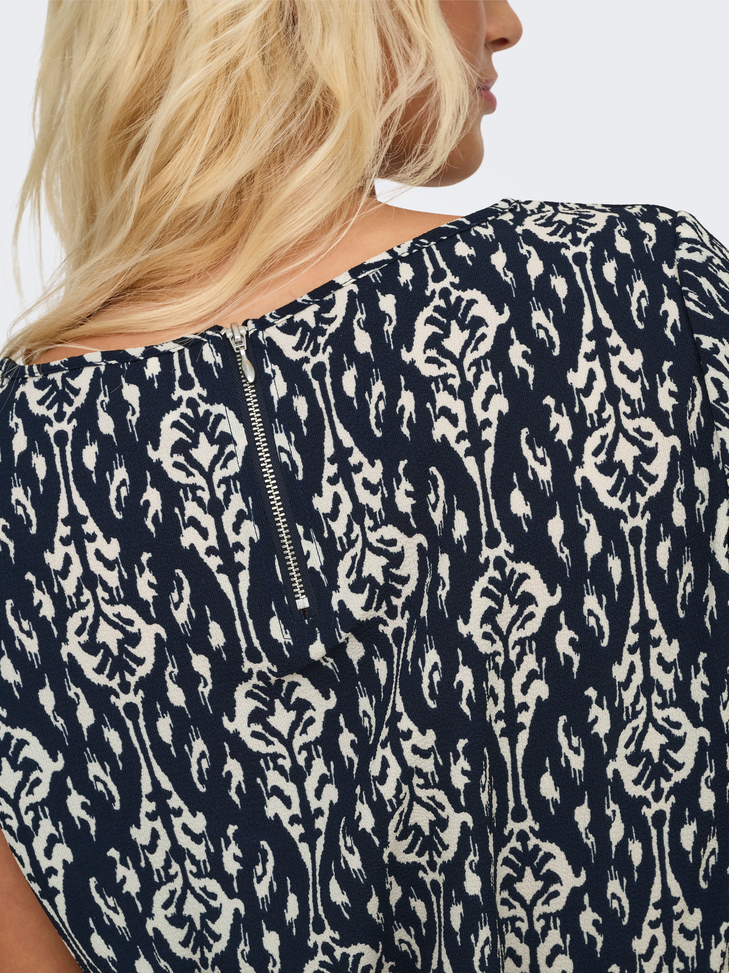 Thumbnail - ONLY Shirtbluse "ONLVIC S/S AOP TOP NOOS PTM" mit Allover Druck