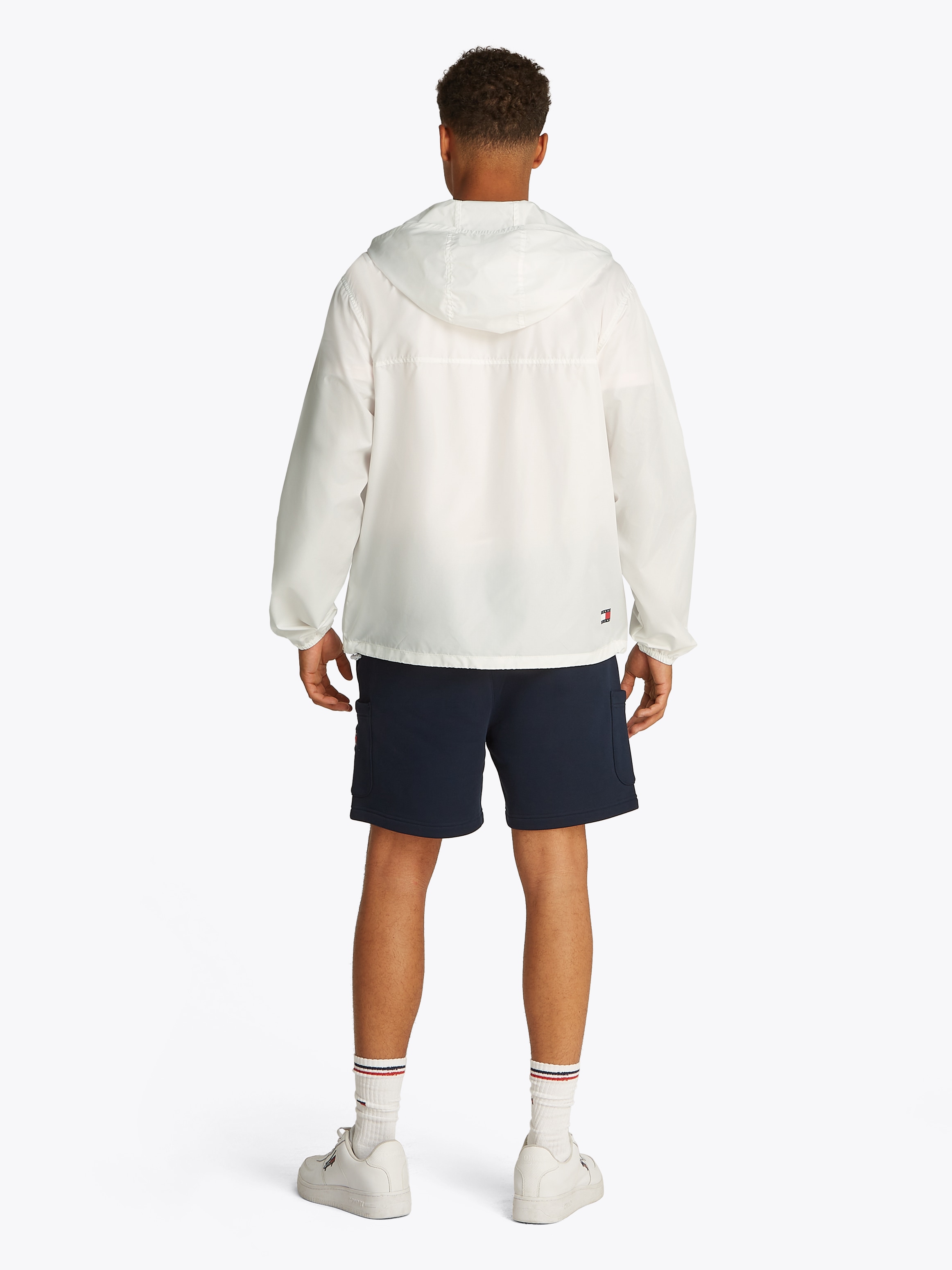 Tommy Jeans Outdoorjacke »TJM LW CHICAGO JACKET«, mit Kapuze, mit Logoprägung