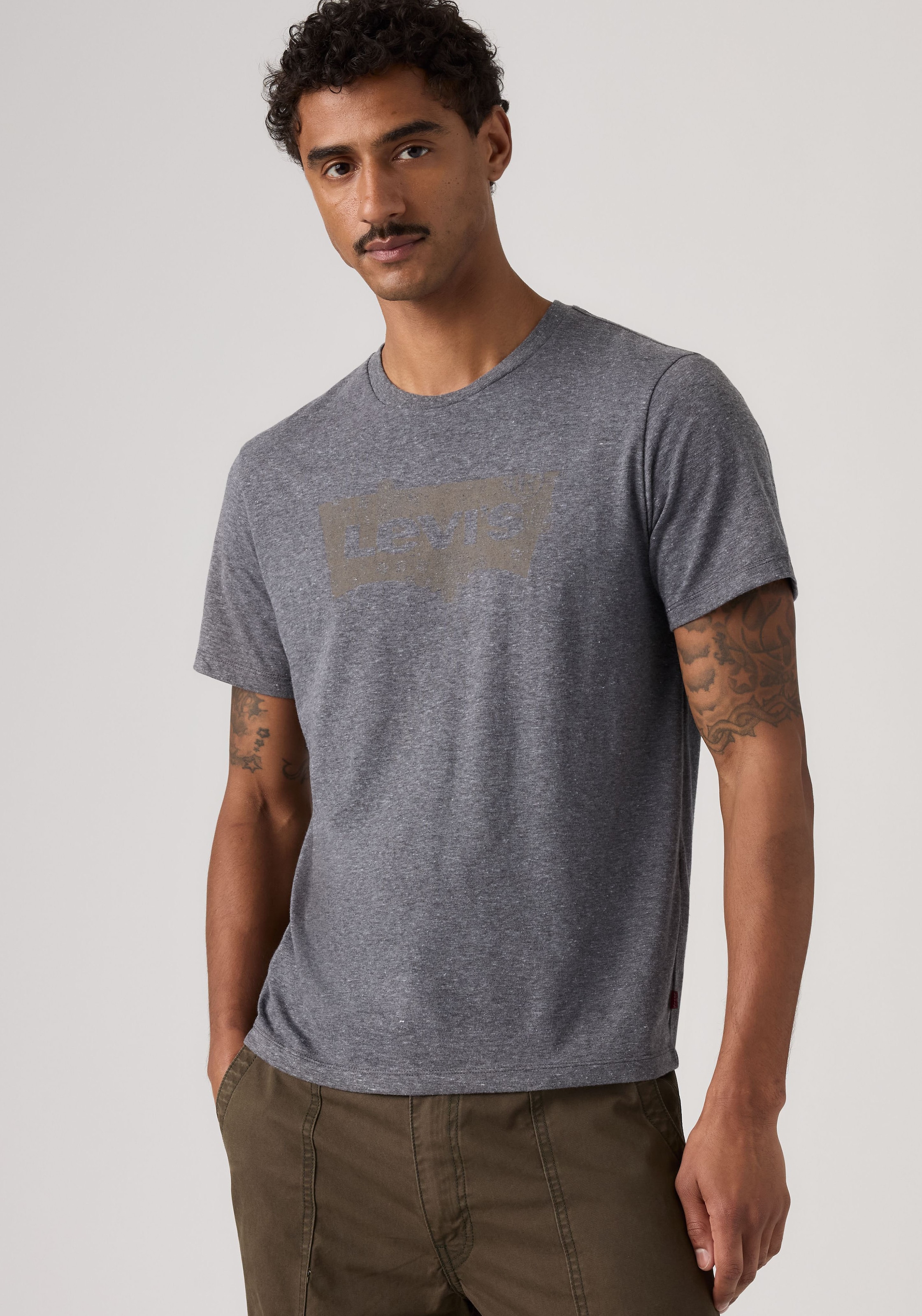 Levis T-Shirt "Batwing Logo Tee" mit Logo-Front-Print