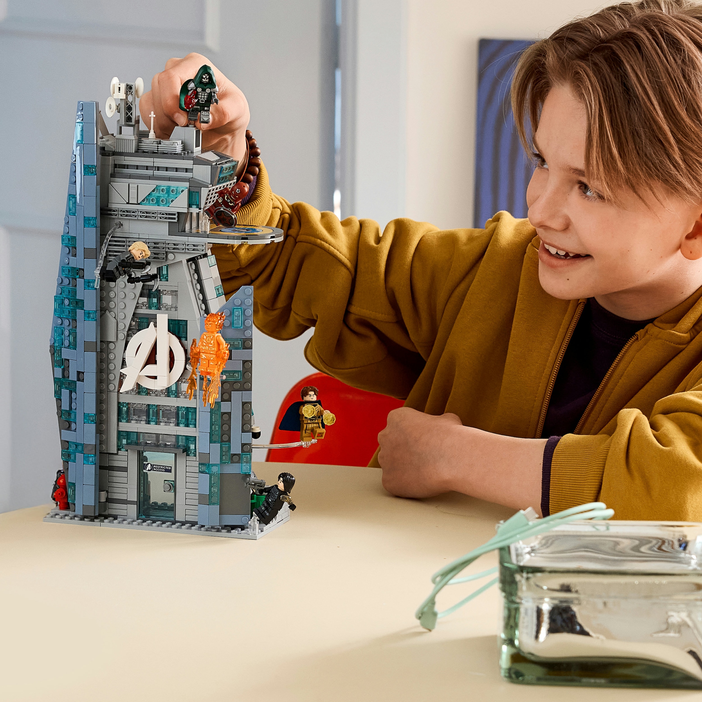 LEGO® Konstruktionsspielsteine »Avengers: Doomsday Neuer Avengers Tower (76352), LEGO Super Heroes« Made in Europe