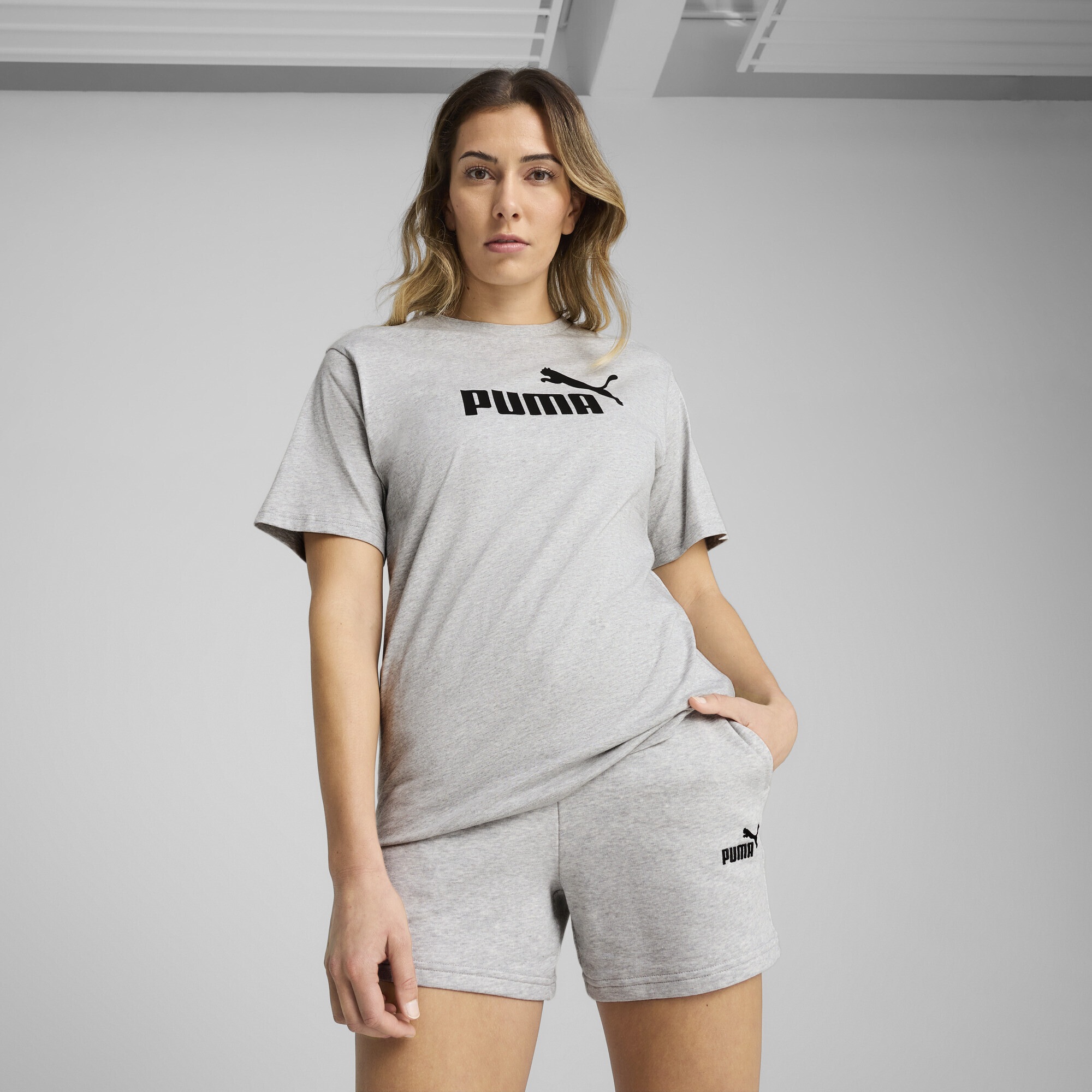 PUMA T-Shirt »Essentials No. 1 Logo Relaxed T-Shirt Damen«