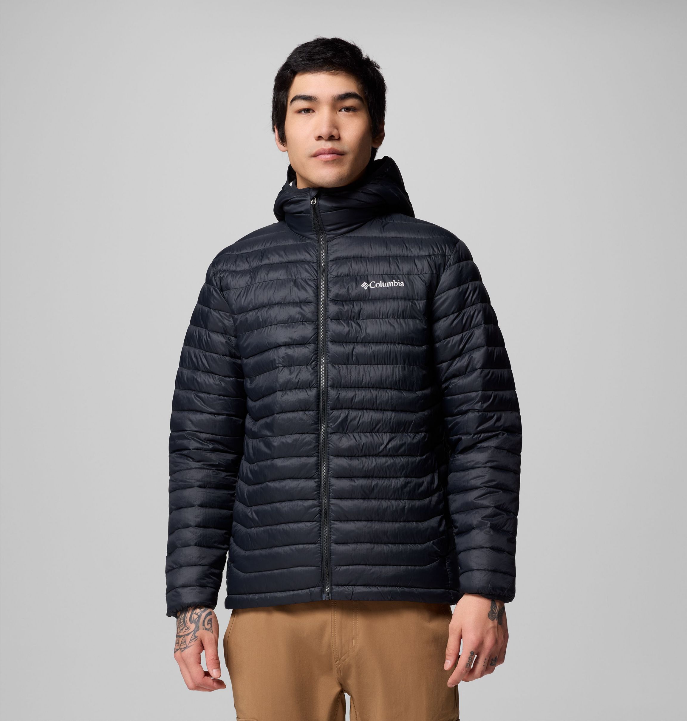 Columbia Steppjacke "POWDER PASS HOODED JACKET" mit Kapuze mit Reißverschlusstaschen, wärmeisolierende Wattierung aus Polyester