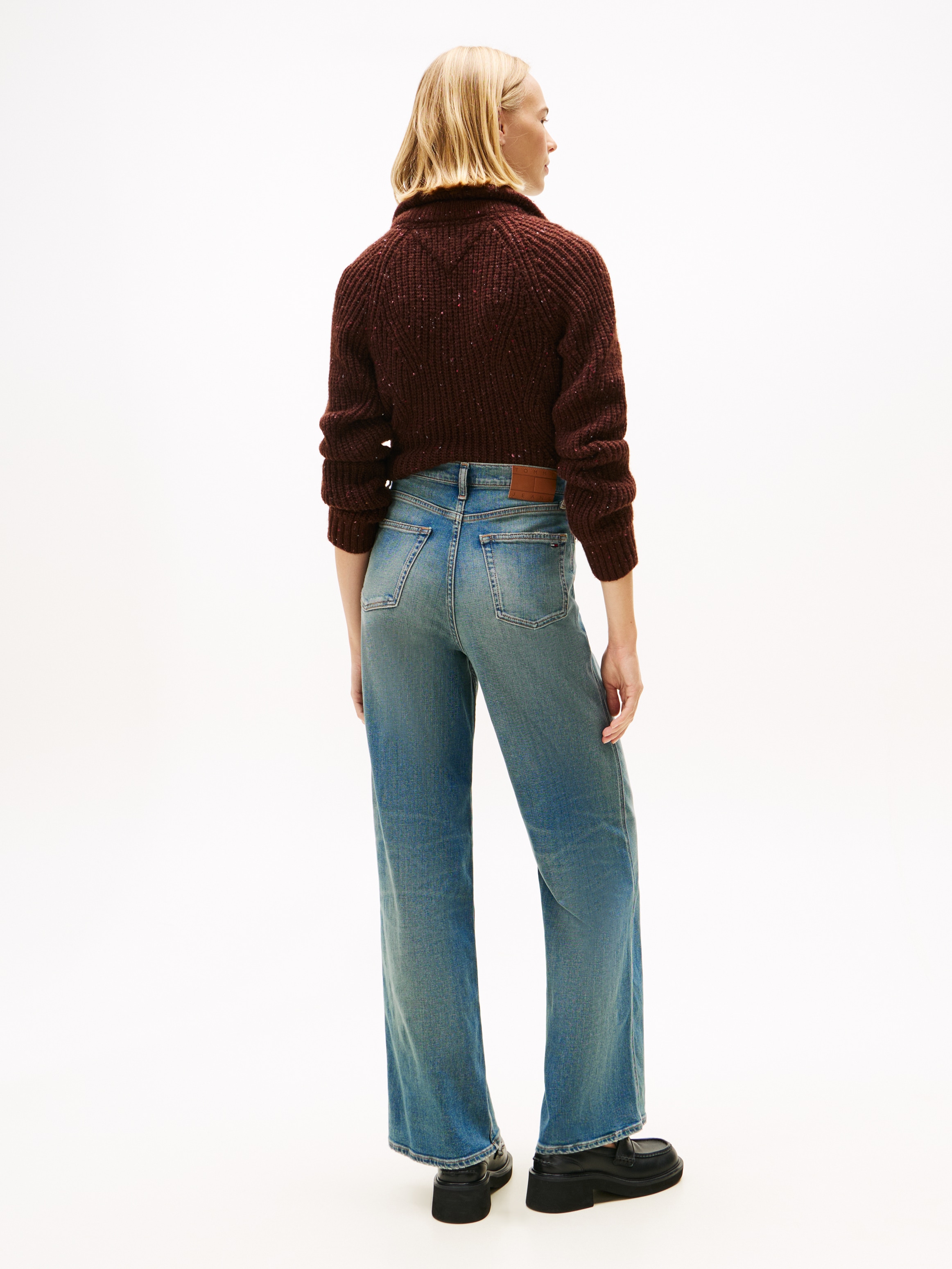 Tommy Jeans Weite Jeans »Claire High Rise«, mit Logo-Badge