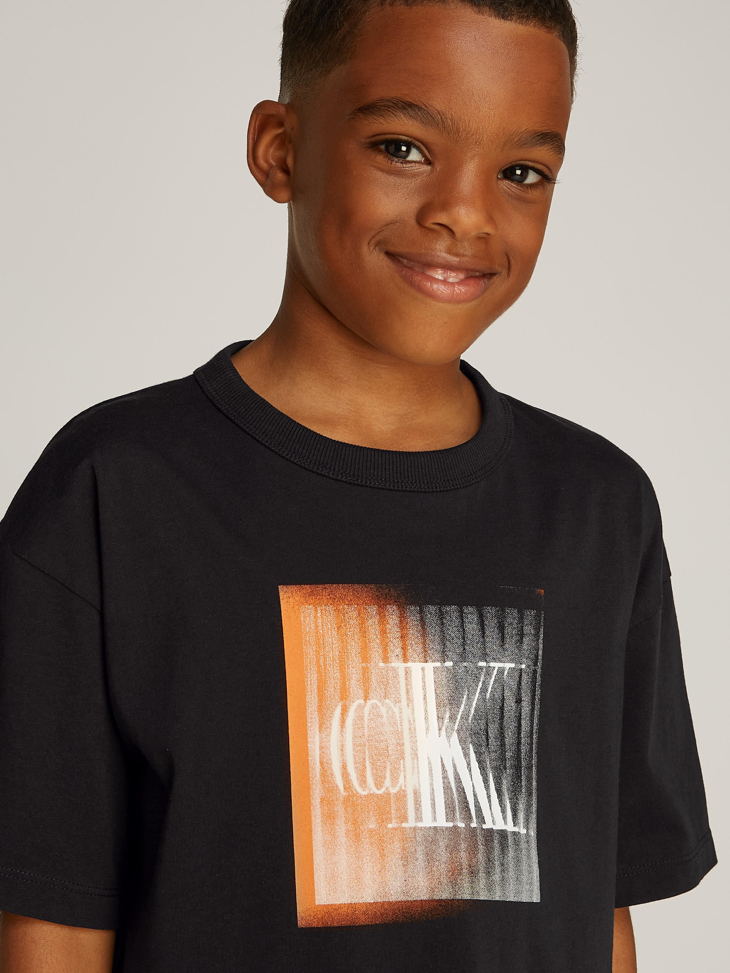 Calvin Klein Jeans Rundhalsshirt »LARGE SHIFTED CK SS T-SHIRT«, für Kinder bis 16 Jahre mit Logoprägung