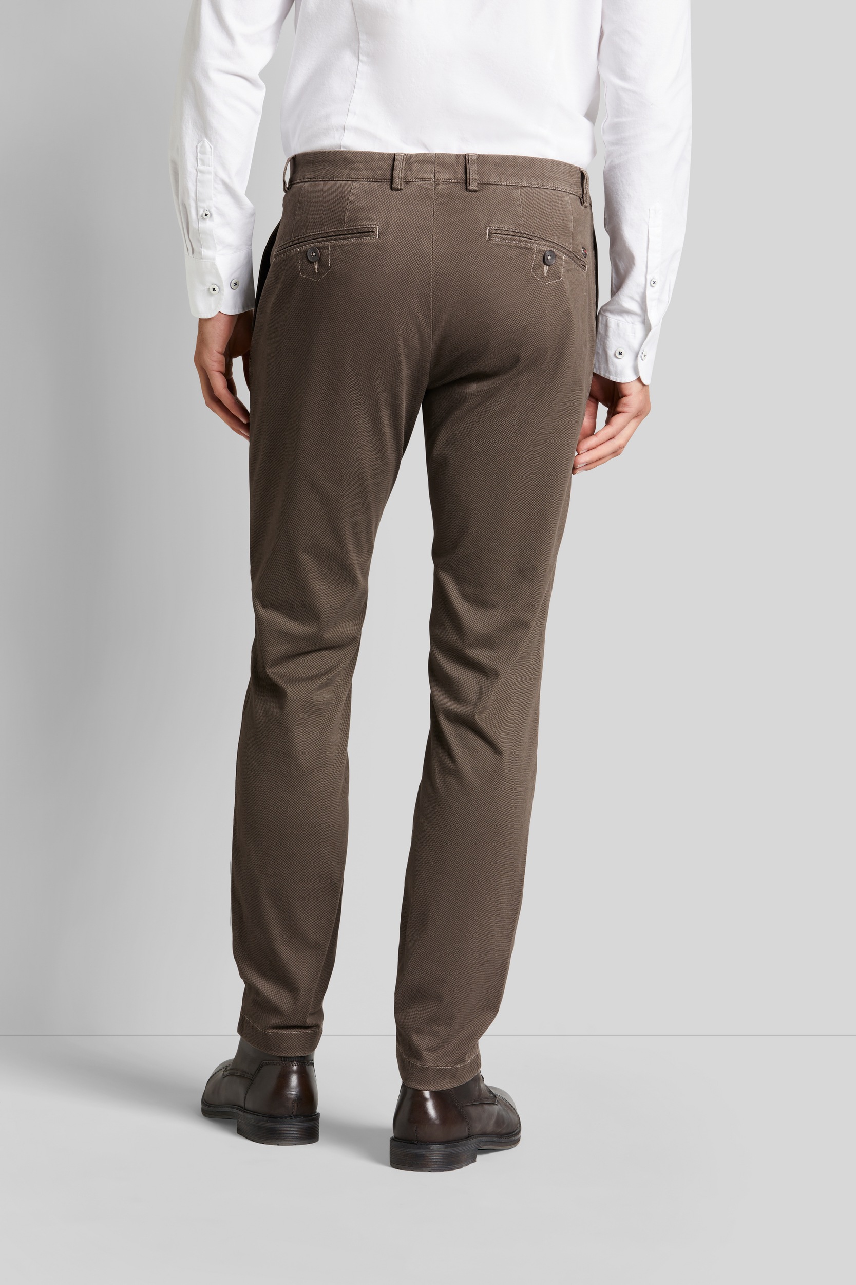 bugatti Chinohose, in leichter Used-Optik