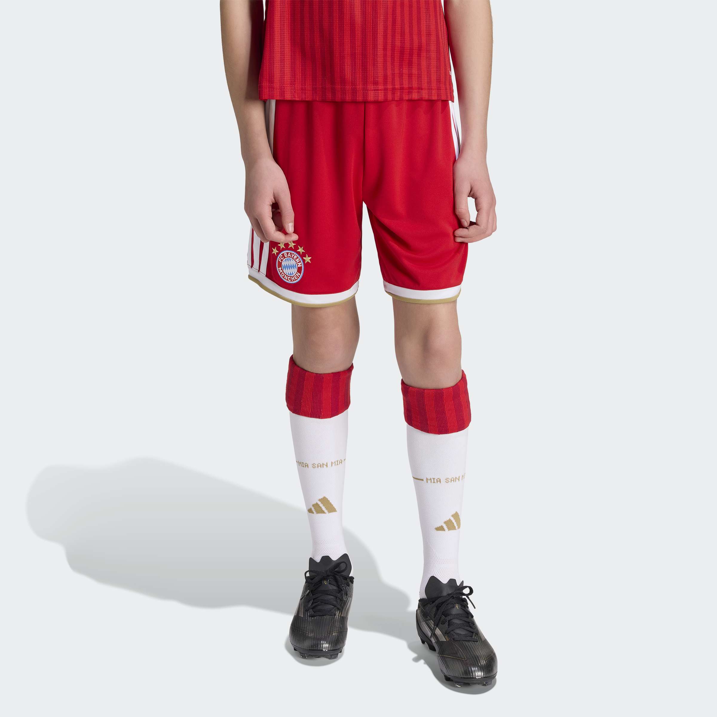 adidas Performance Trainingsshorts "FC BAYERN MÜNCHEN 26/27 KIDS" reguläre Passform, für Fußball, mit Vereinslogo