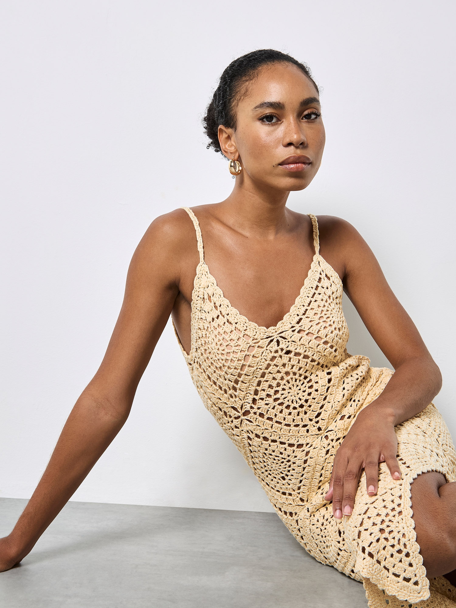 Apricot Midikleid »Handgestricktes Midi-Kleid« mit Häkelverzierung