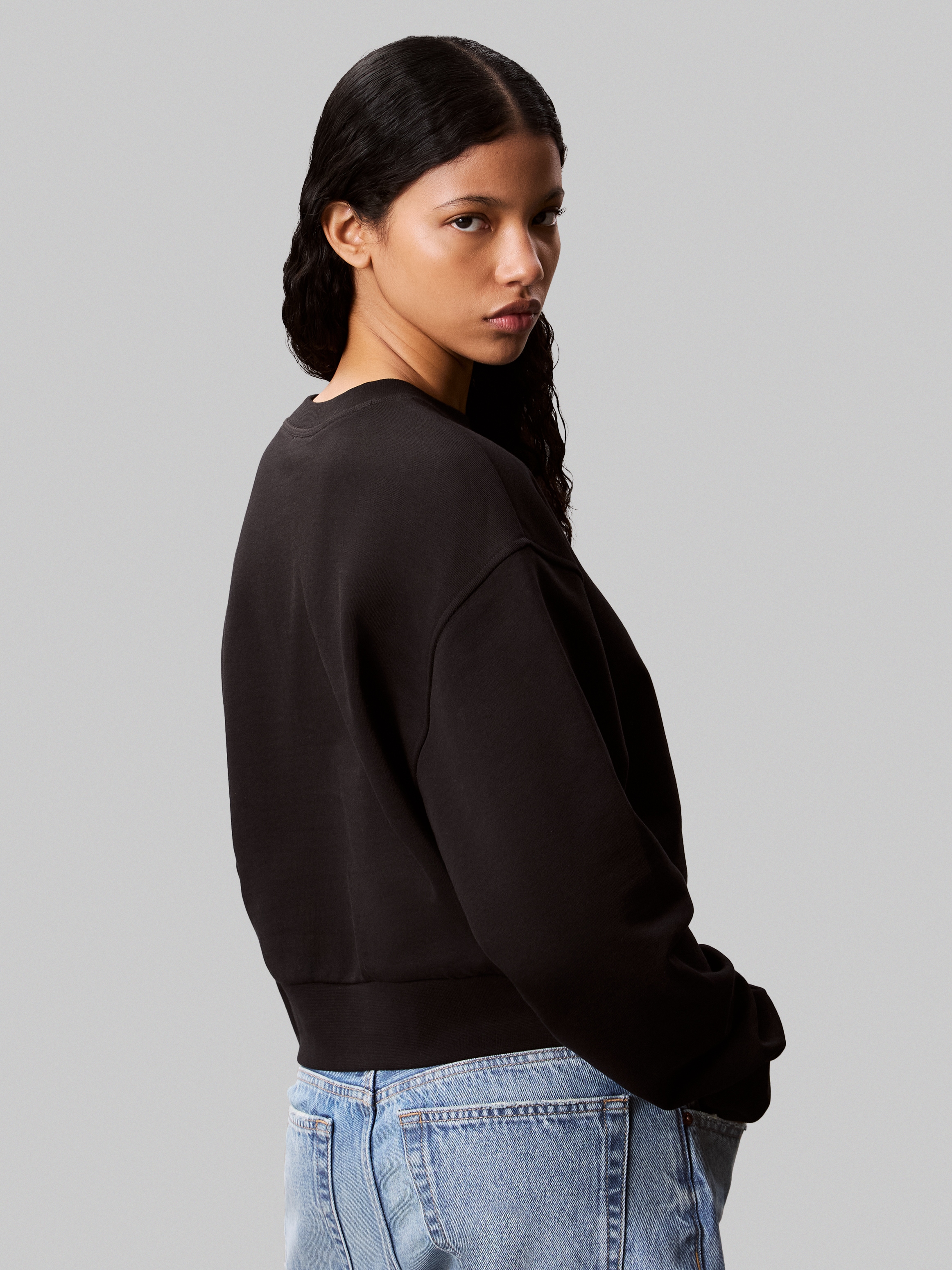 Calvin Klein Sweatshirt »FRENCH TERRY WOVEN LABEL CREW«, Regular fit mit Rundhalsausschnitt
