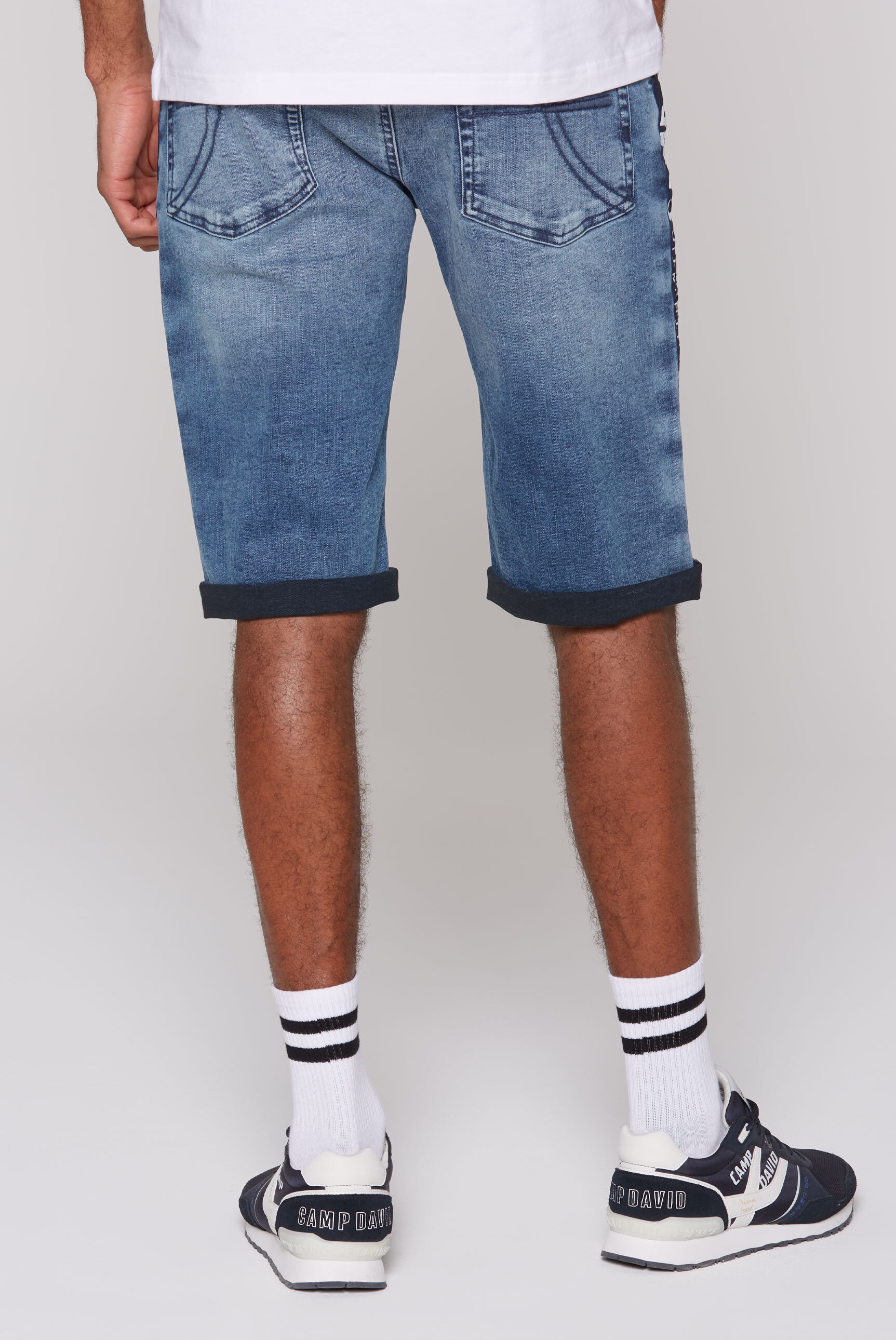 CAMP DAVID Jeansshorts, mit Turn-Up Saum